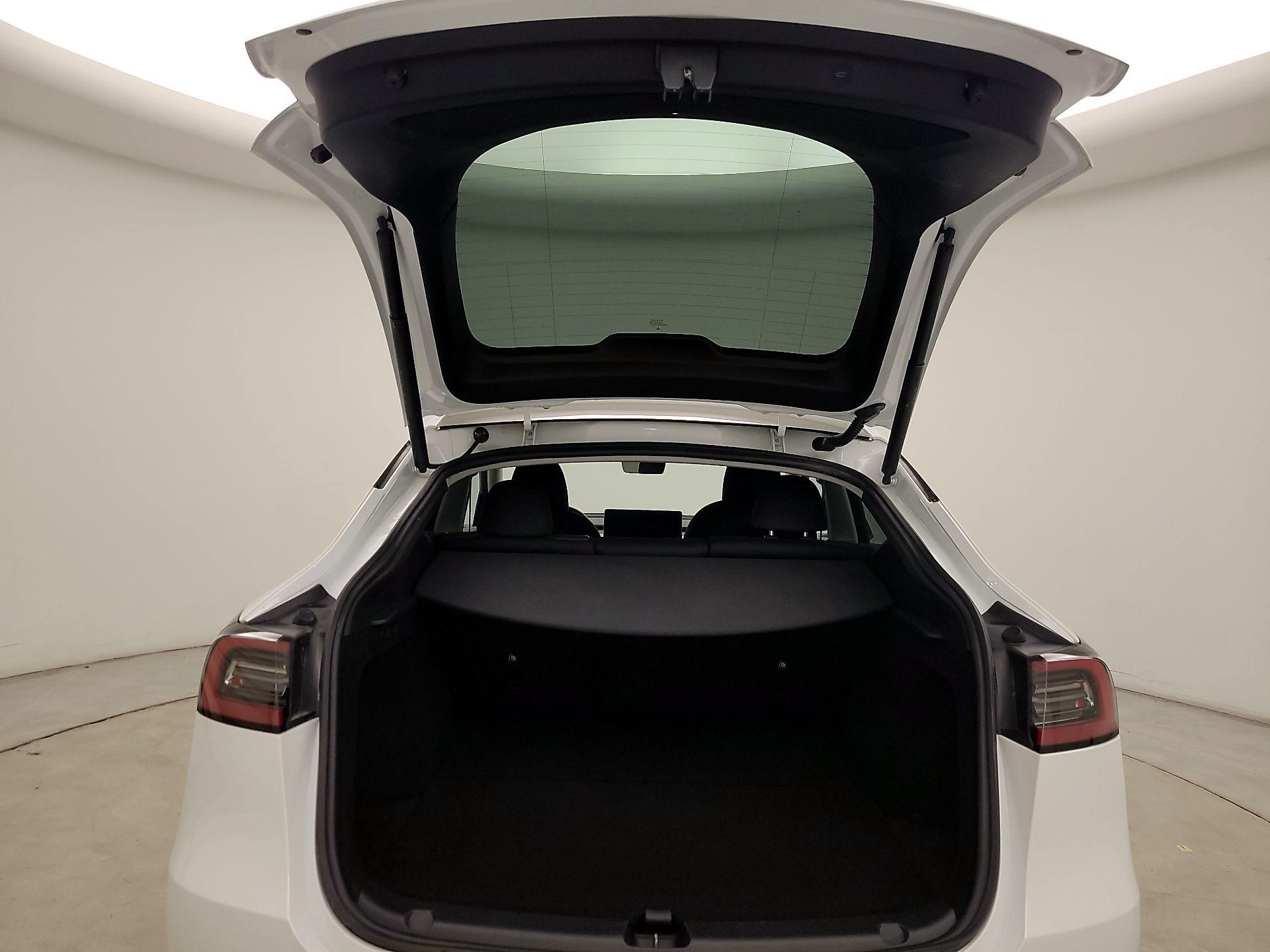 Thumbnail: 2024 Tesla Model Y - 19