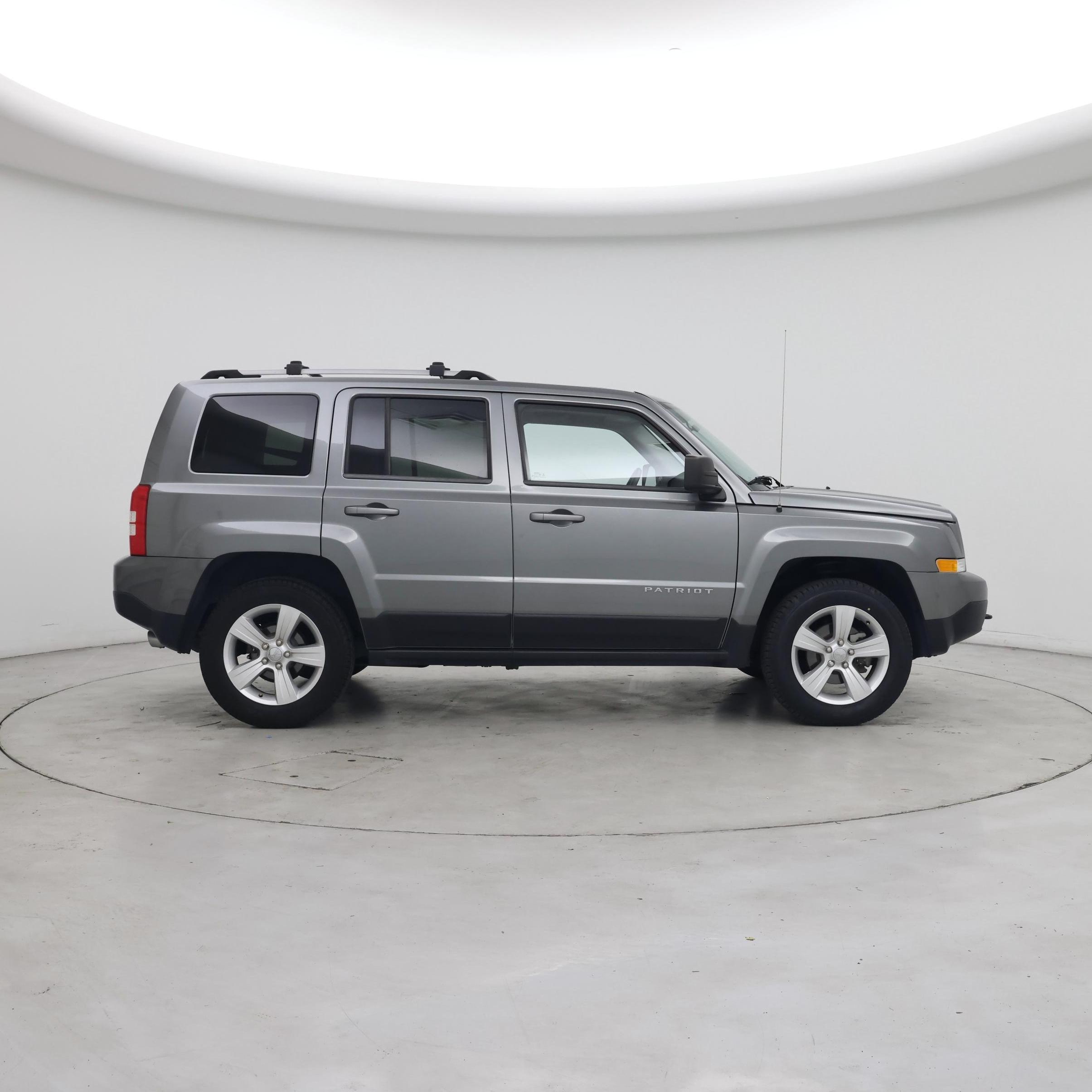 Thumbnail: 2014 Jeep Patriot - 7