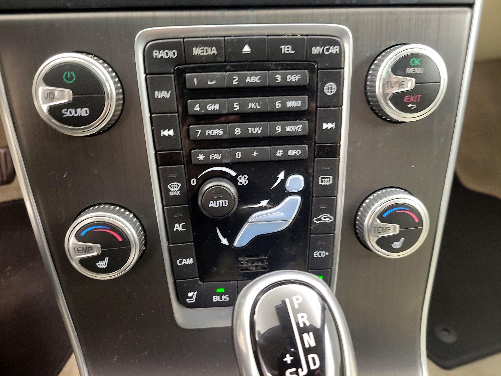 Thumbnail: 2015 Volvo S60 - 16