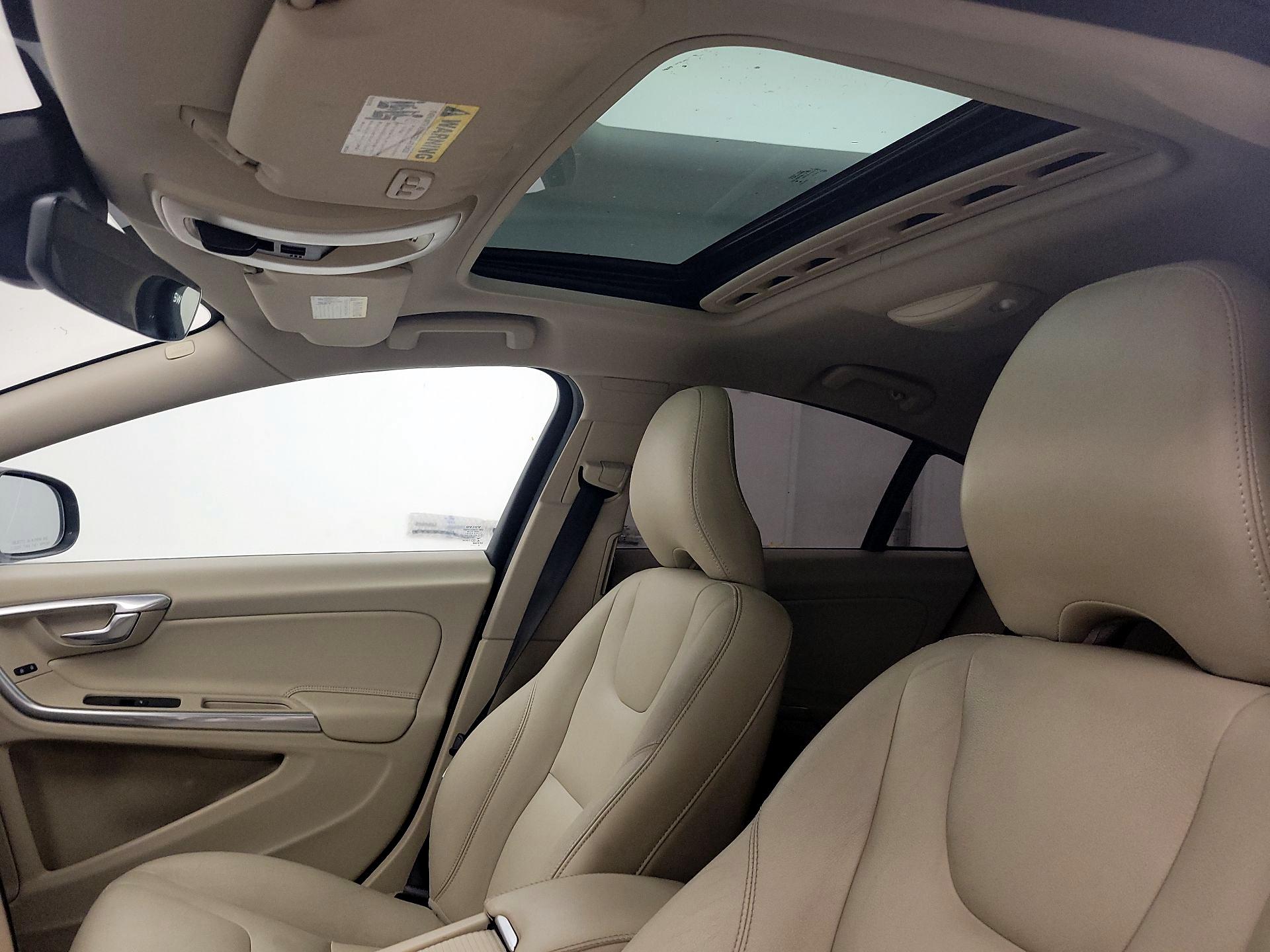 Thumbnail: 2015 Volvo S60 - 18