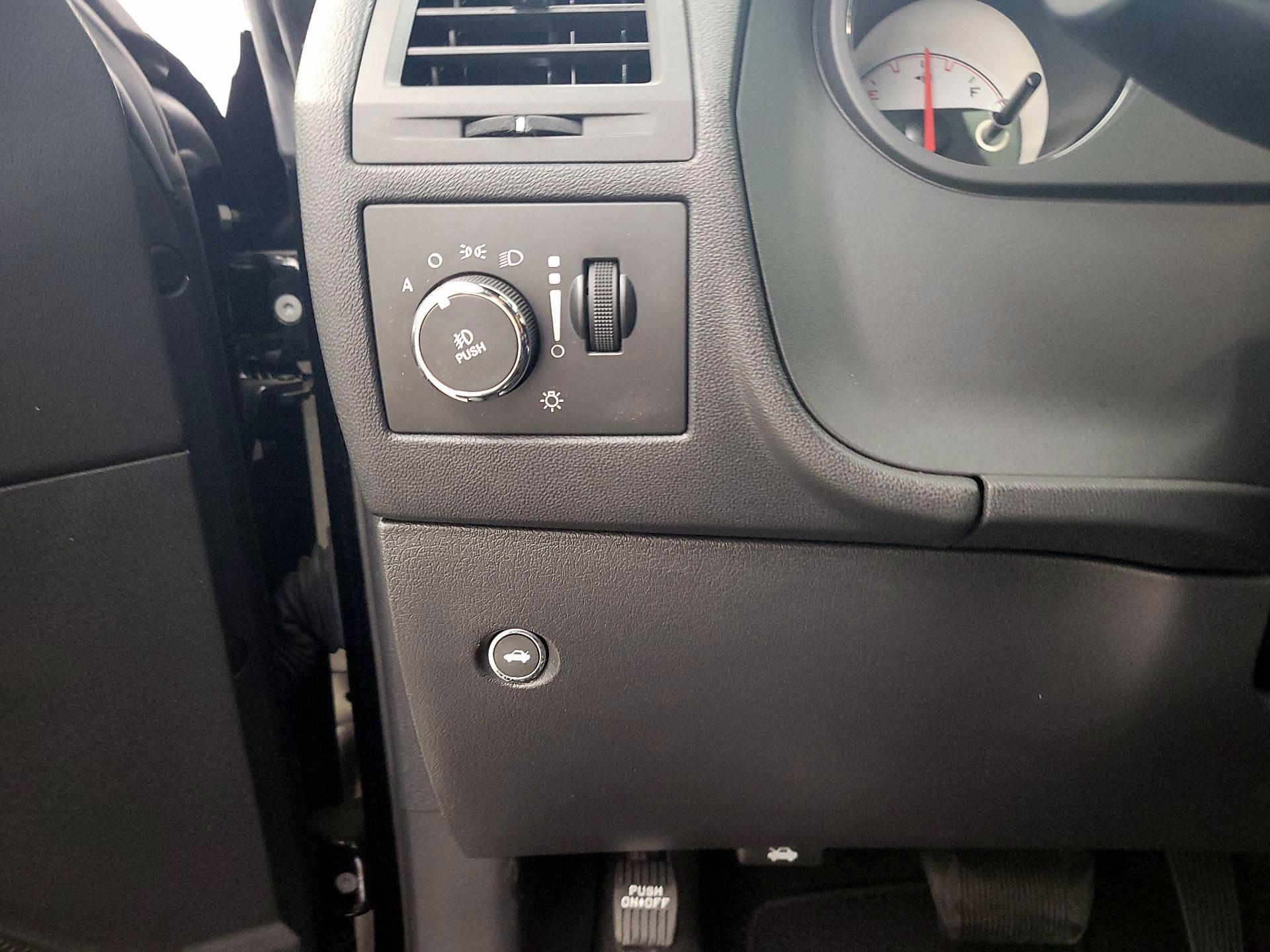 Thumbnail: 2014 Dodge Challenger - 13