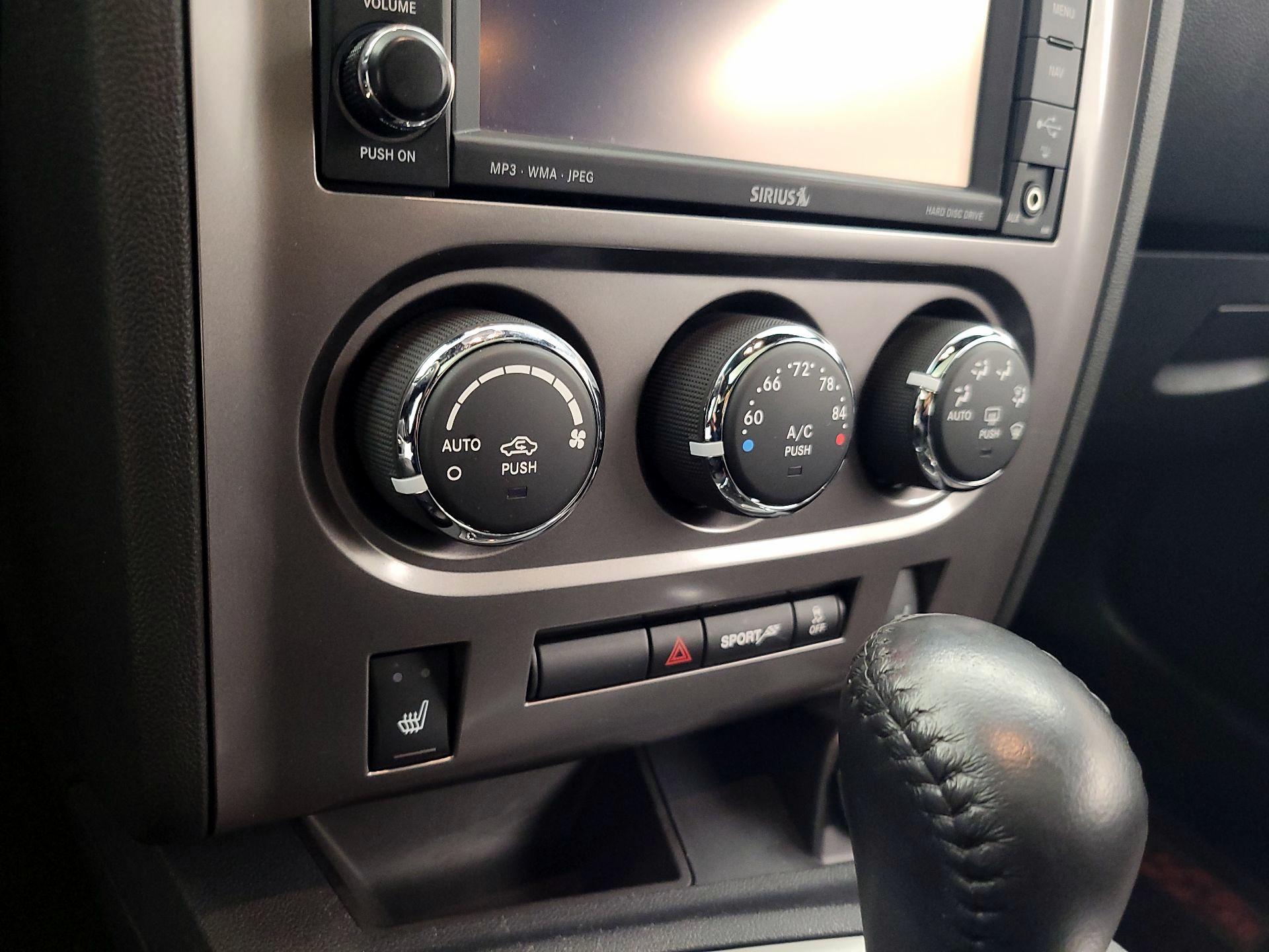 Thumbnail: 2014 Dodge Challenger - 15