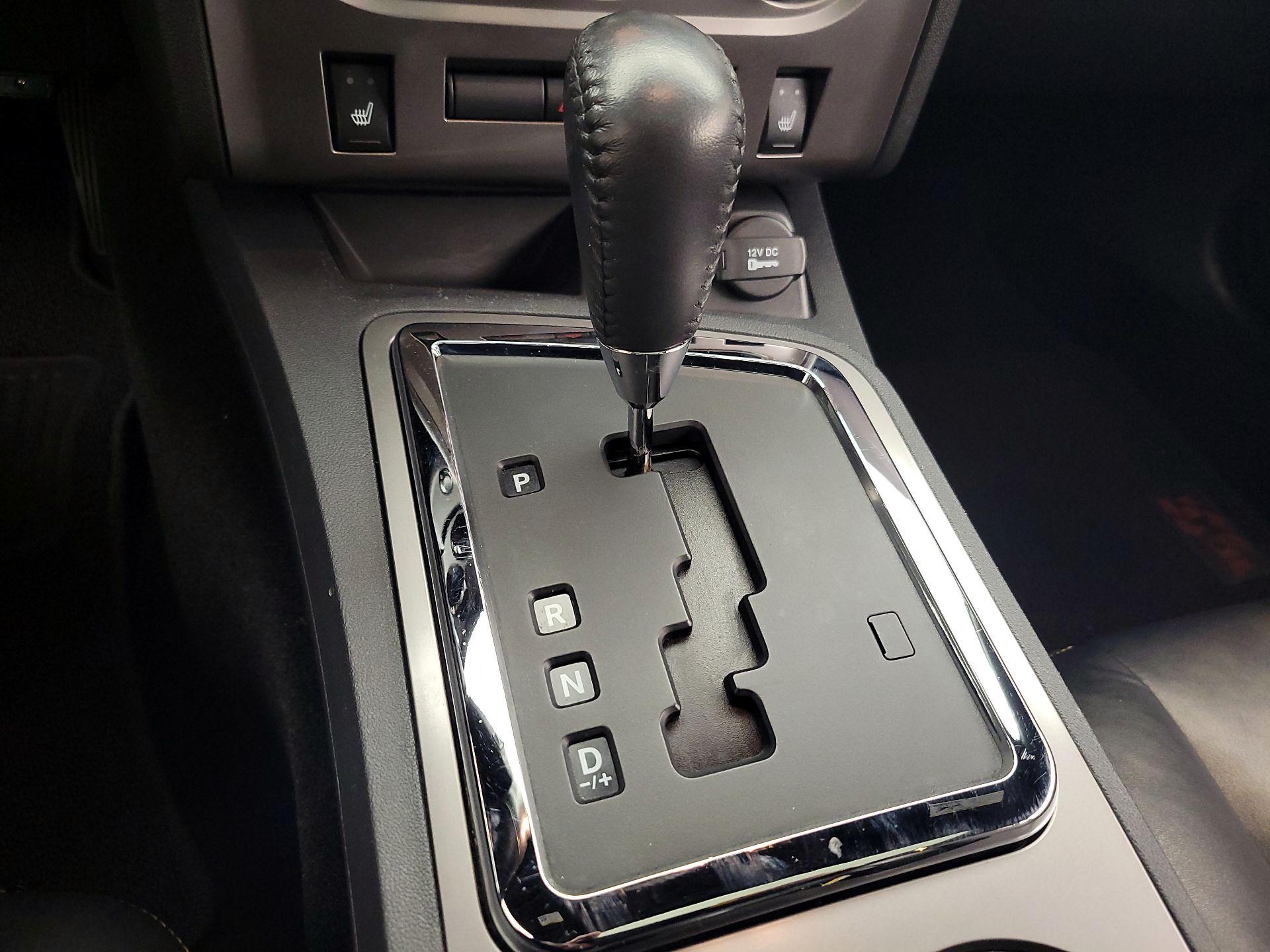 Thumbnail: 2014 Dodge Challenger - 16