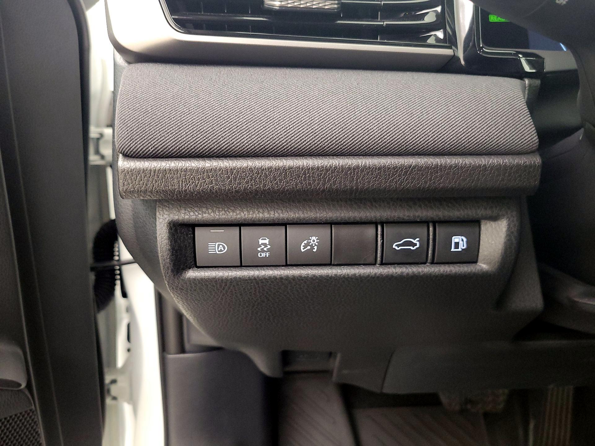 Thumbnail: 2025 Toyota Camry - 13