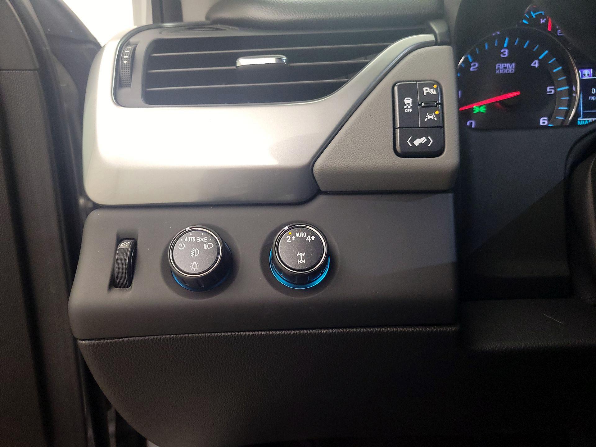 Thumbnail: 2020 Chevrolet Tahoe - 13