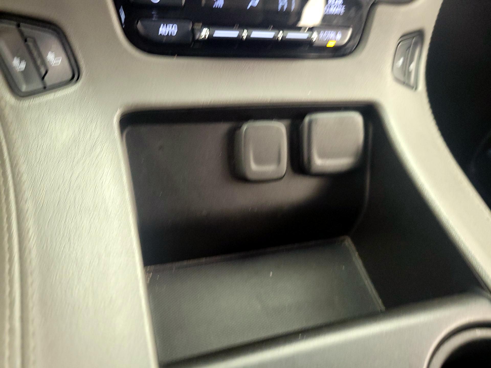 Thumbnail: 2020 Chevrolet Tahoe - 18