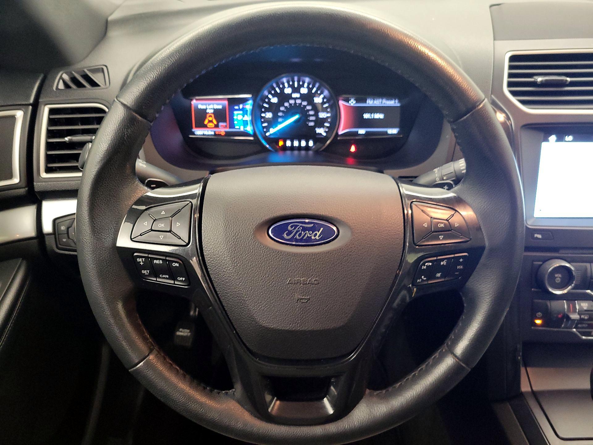 Thumbnail: 2017 Ford Explorer - 10