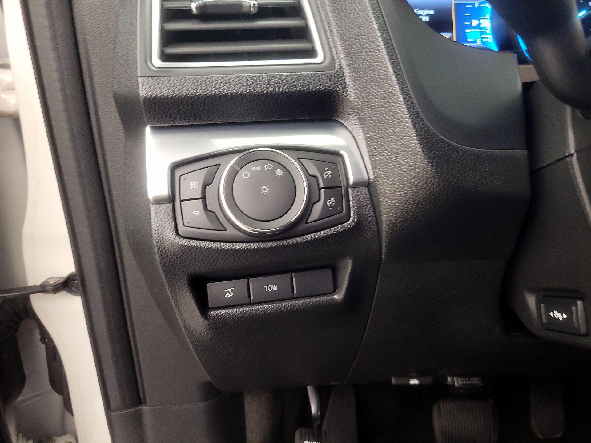 Thumbnail: 2017 Ford Explorer - 13