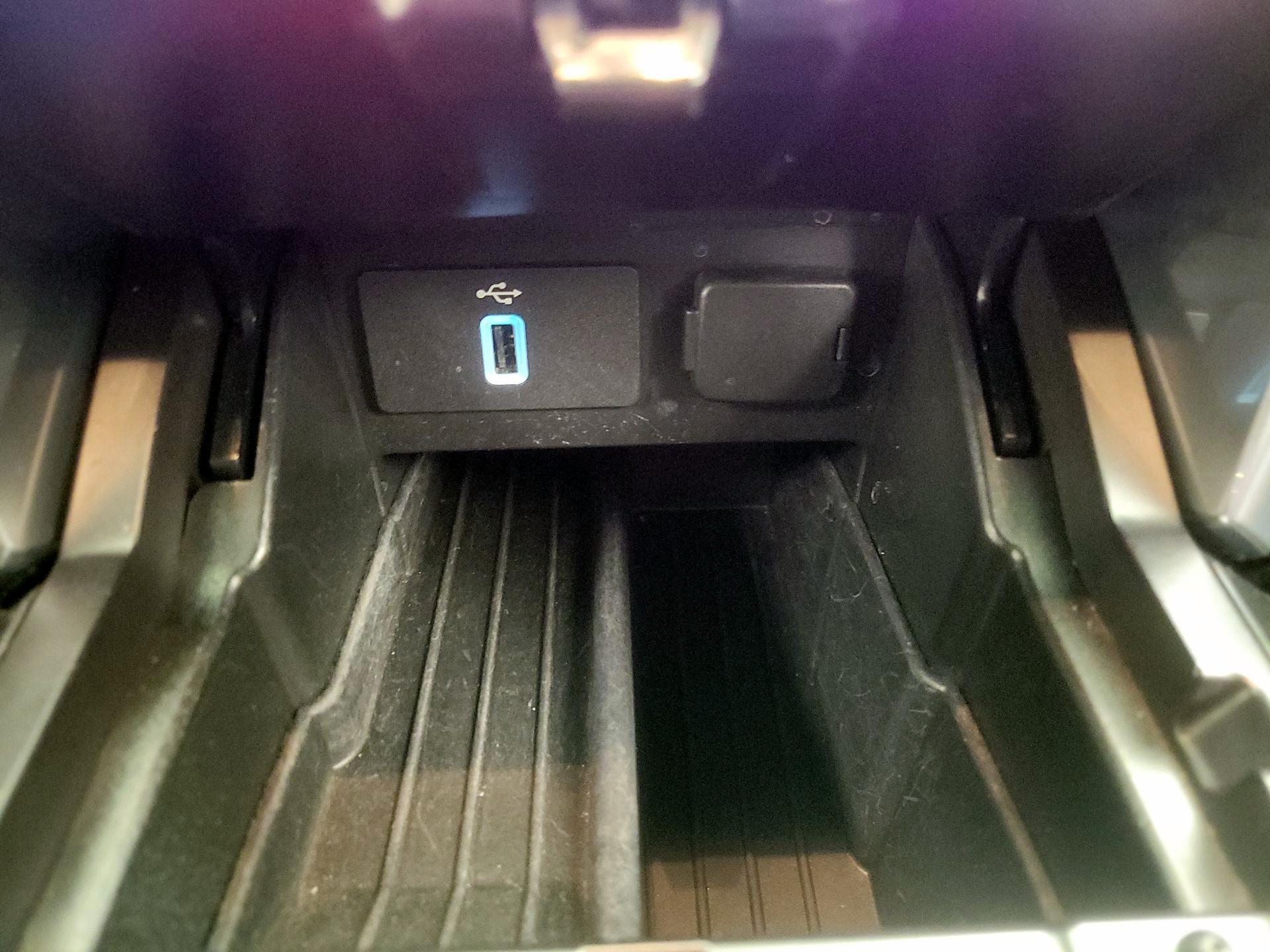 Thumbnail: 2017 Ford Explorer - 18