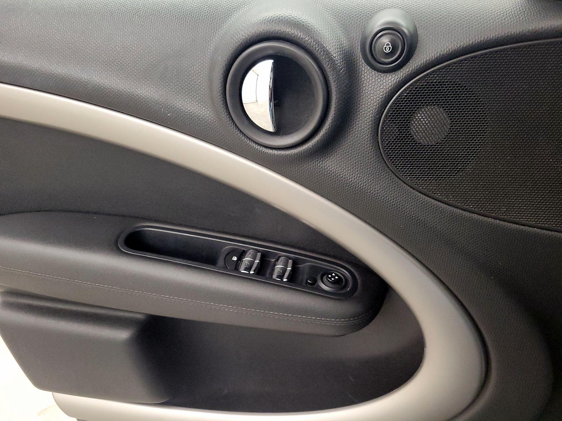 Thumbnail: 2016 MINI Cooper Countryman - 12