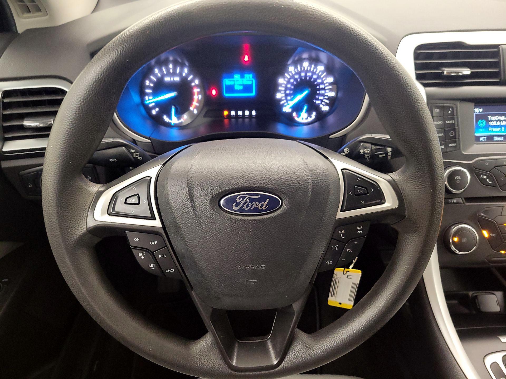 Thumbnail: 2015 Ford Fusion - 10