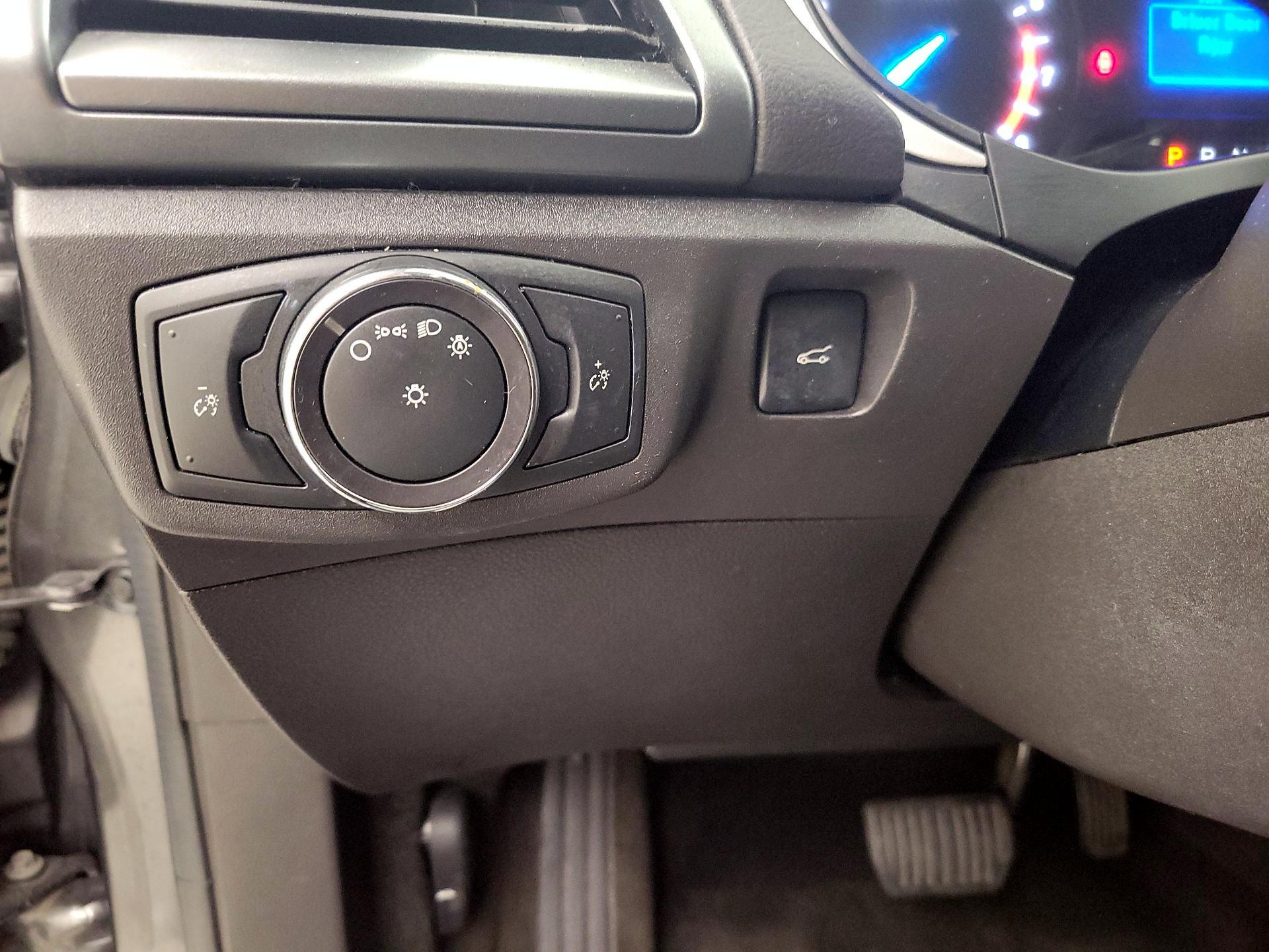 Thumbnail: 2015 Ford Fusion - 13