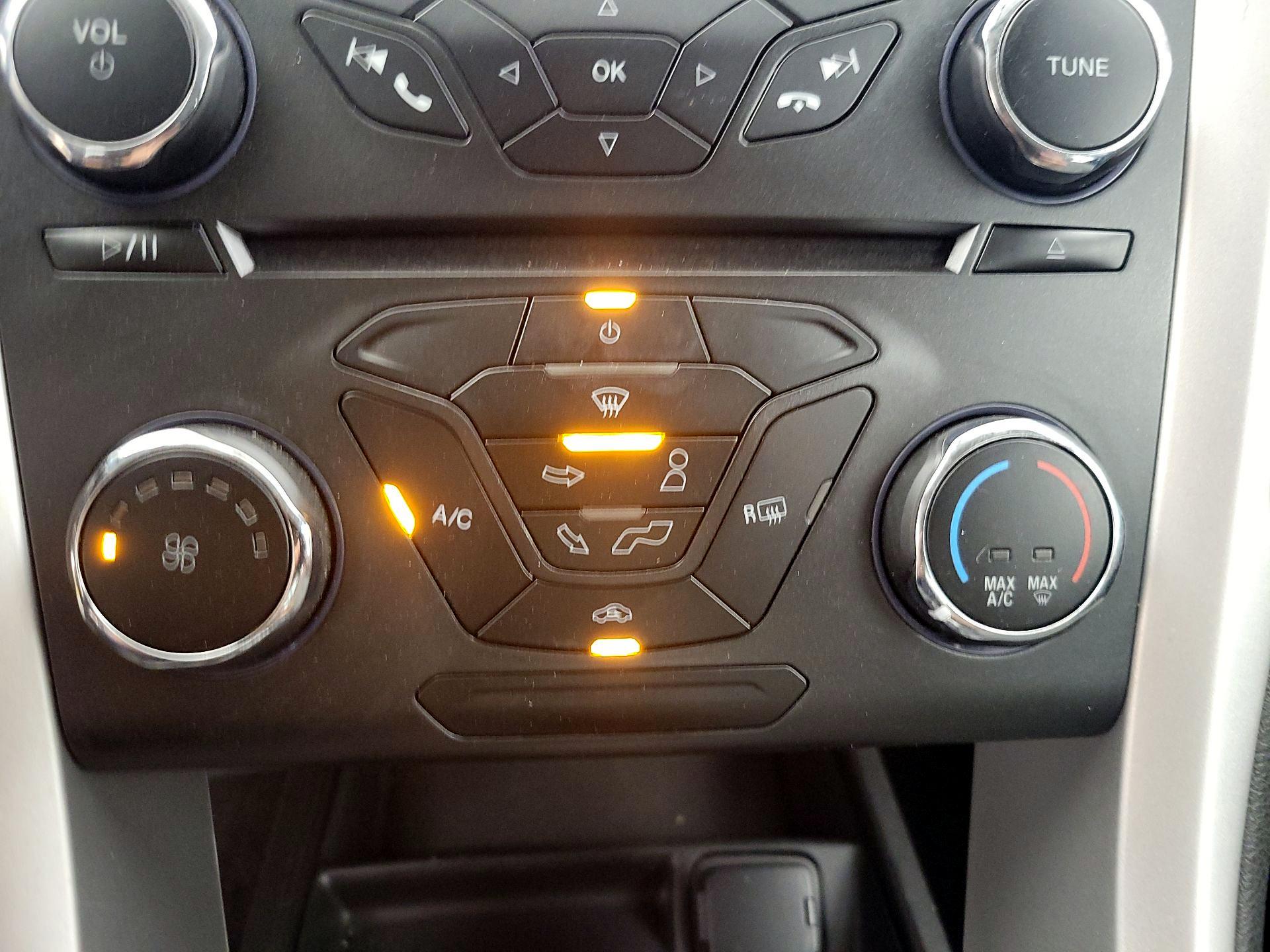 Thumbnail: 2015 Ford Fusion - 15