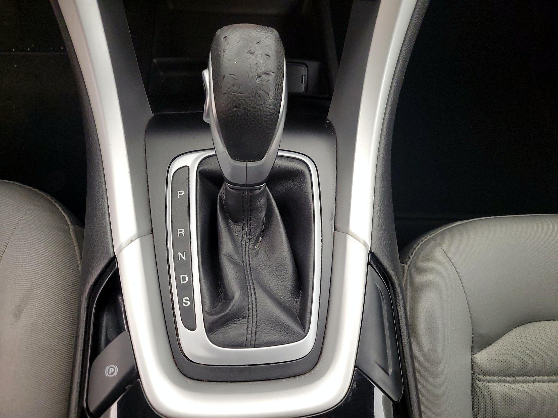 Thumbnail: 2015 Ford Fusion - 16