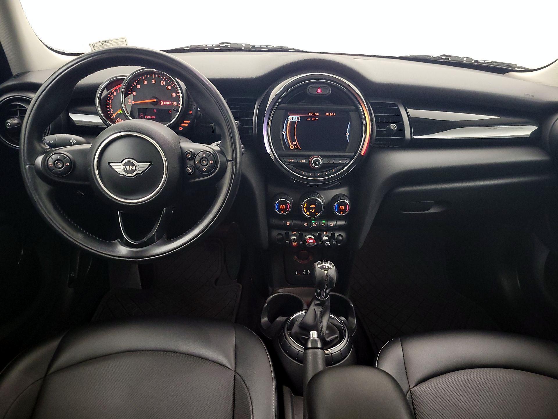 Thumbnail: 2016 MINI Cooper Hardtop - 9