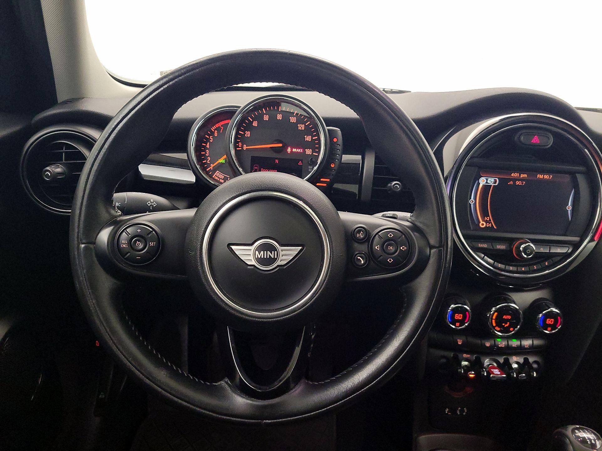 Thumbnail: 2016 MINI Cooper Hardtop - 10