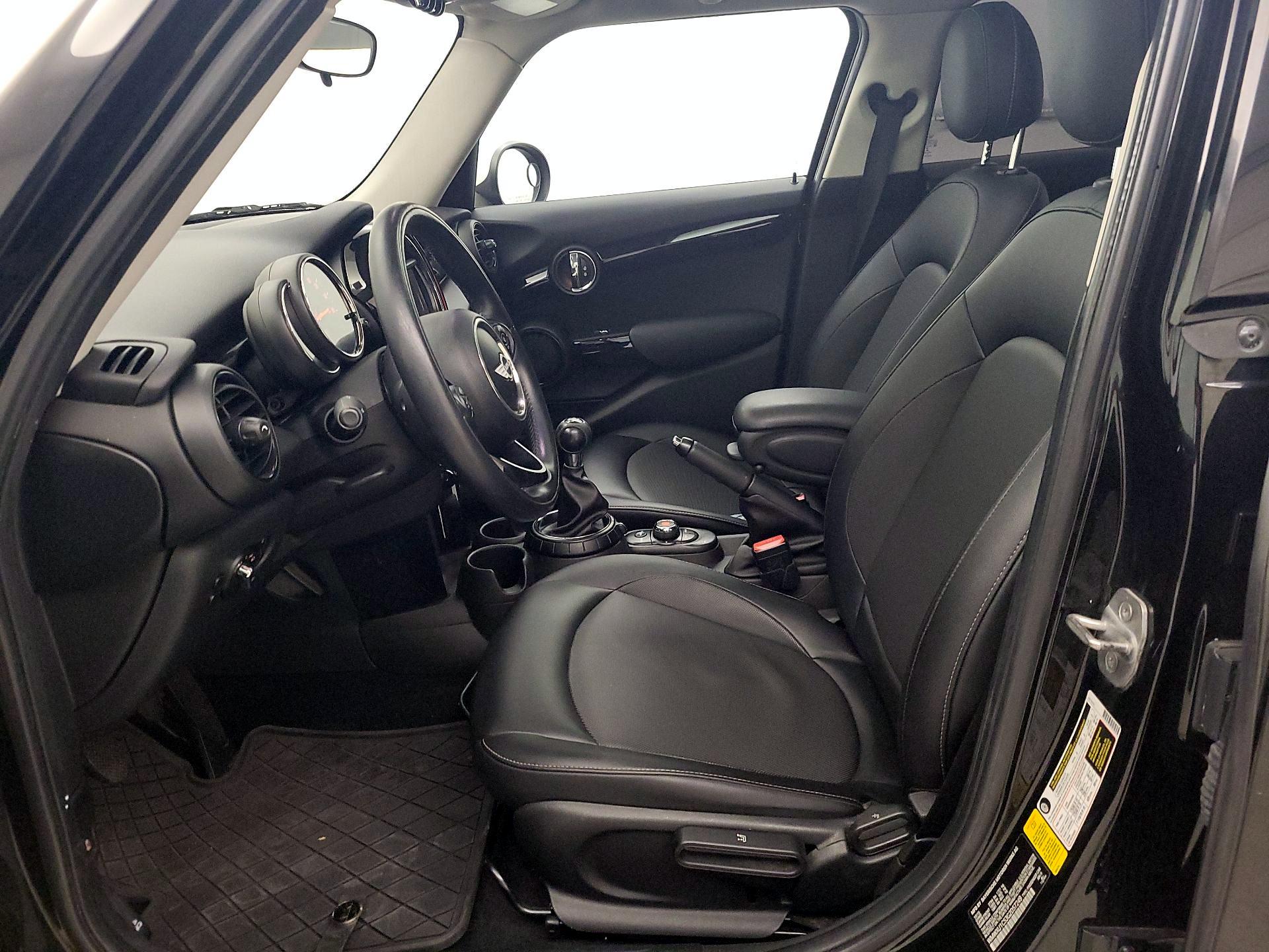 Thumbnail: 2016 MINI Cooper Hardtop - 11