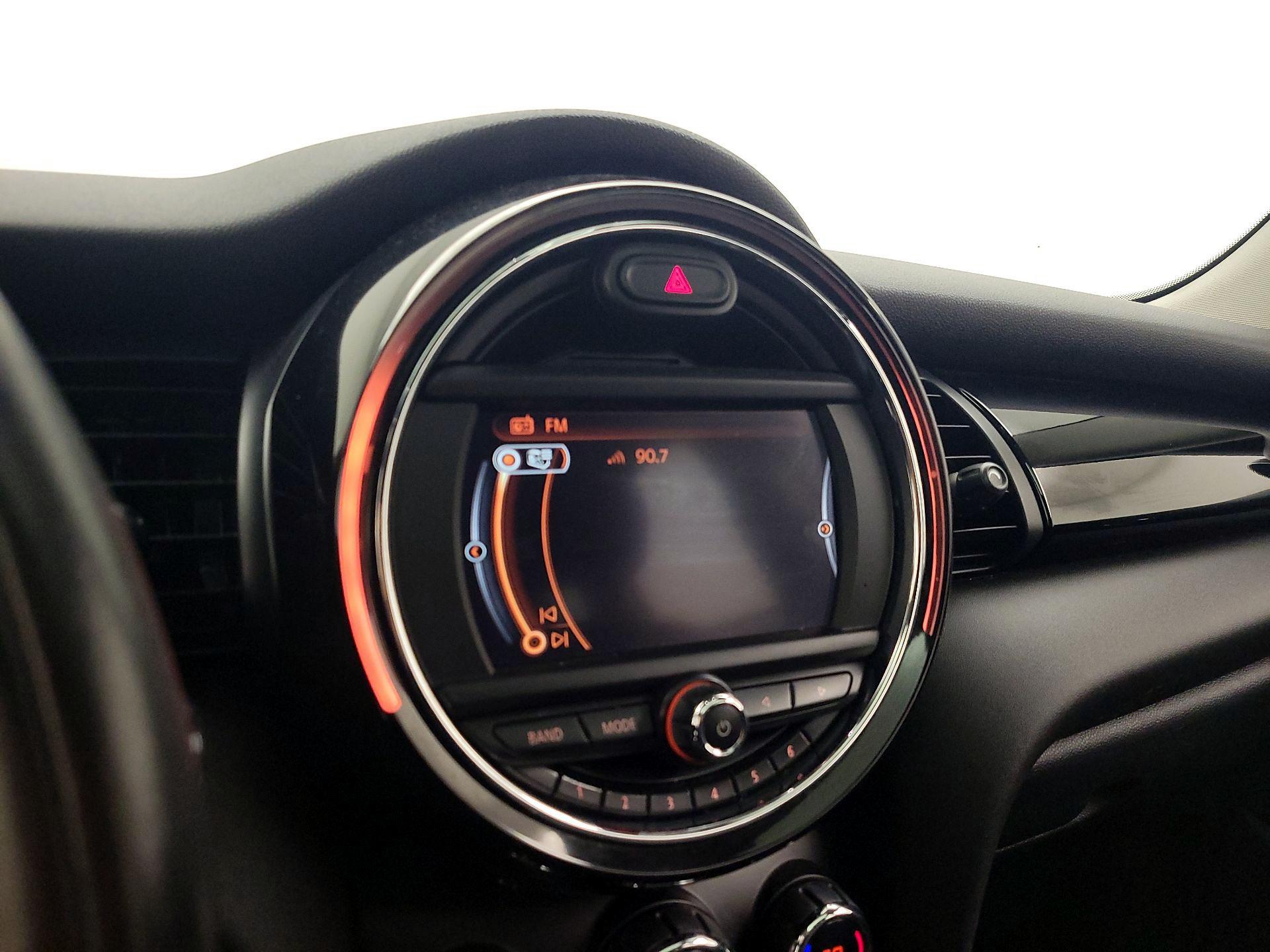 Thumbnail: 2016 MINI Cooper Hardtop - 14