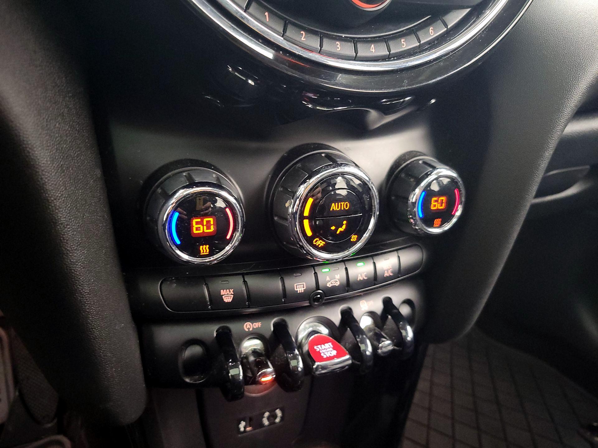 Thumbnail: 2016 MINI Cooper Hardtop - 15