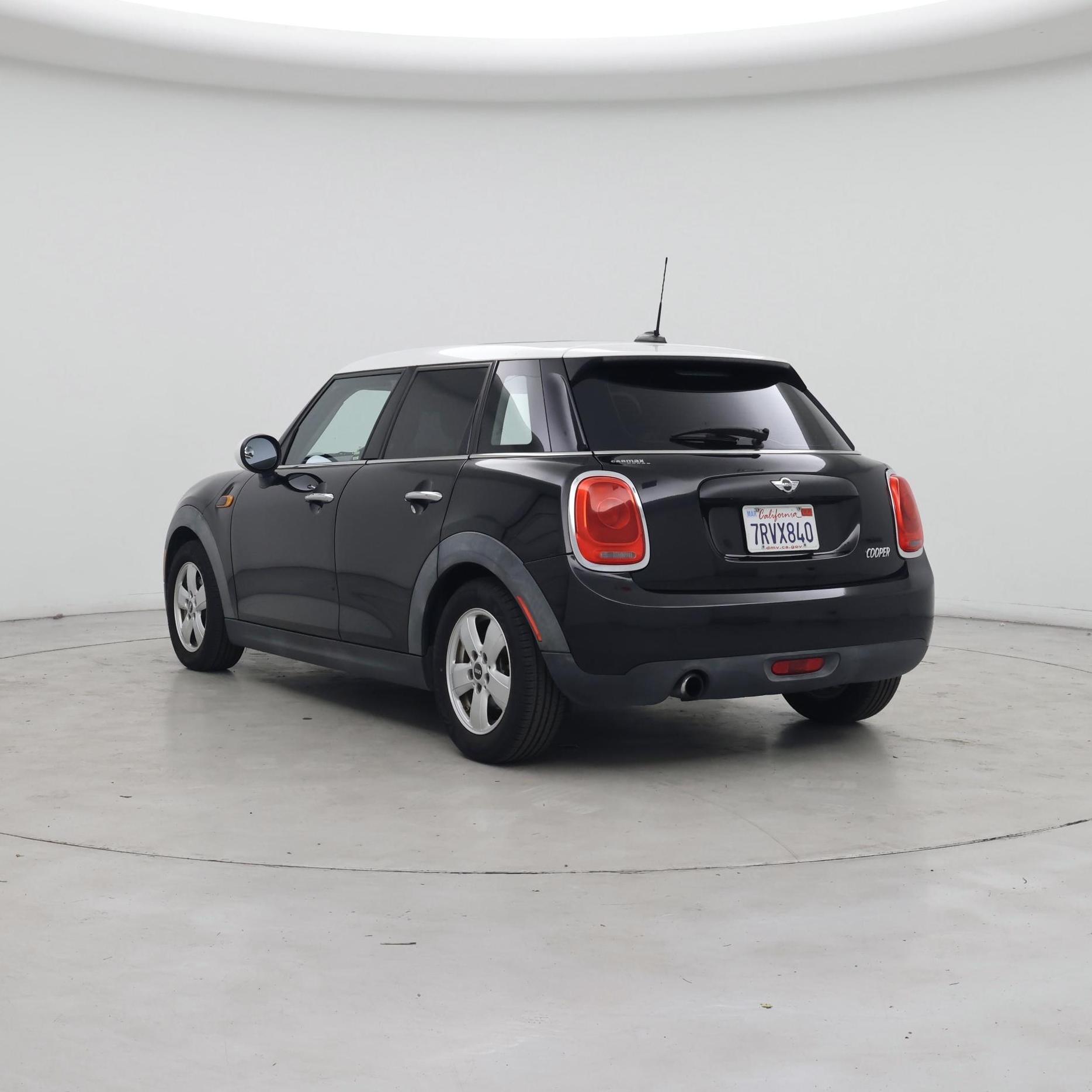 Thumbnail: 2016 MINI Cooper Hardtop - 2