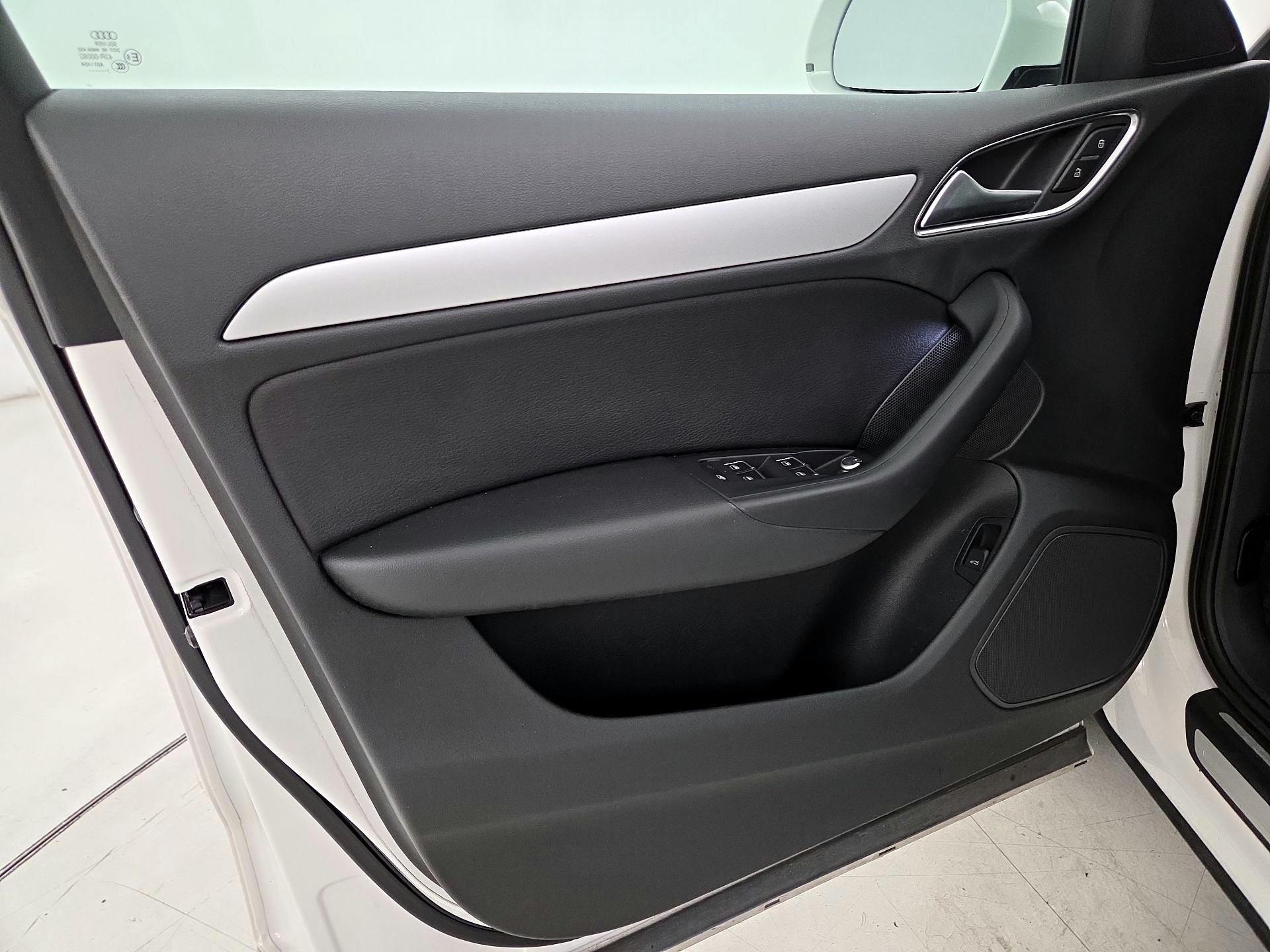 Thumbnail: 2018 Audi Q3 - 12