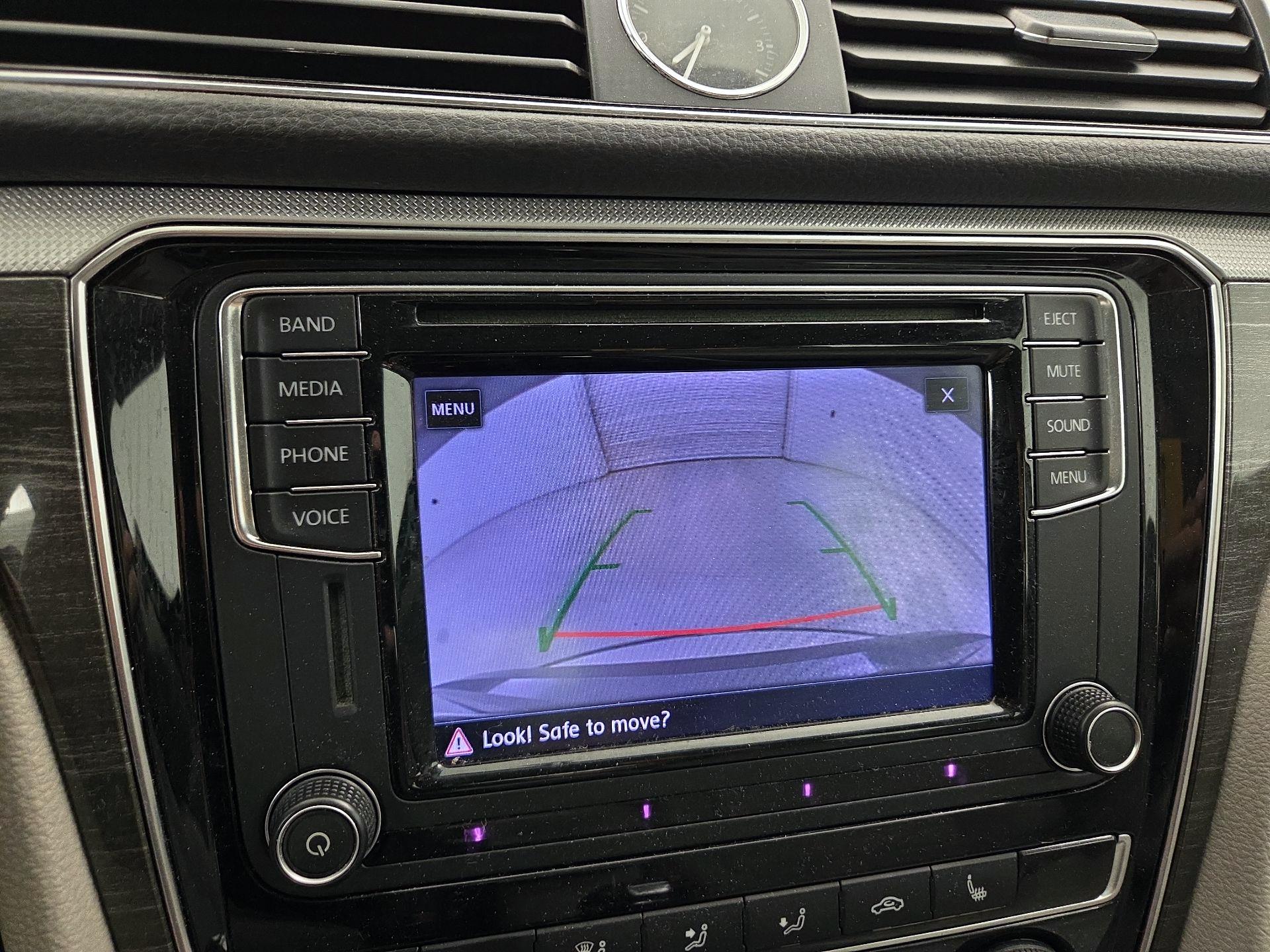 Thumbnail: 2017 Volkswagen Passat - 14