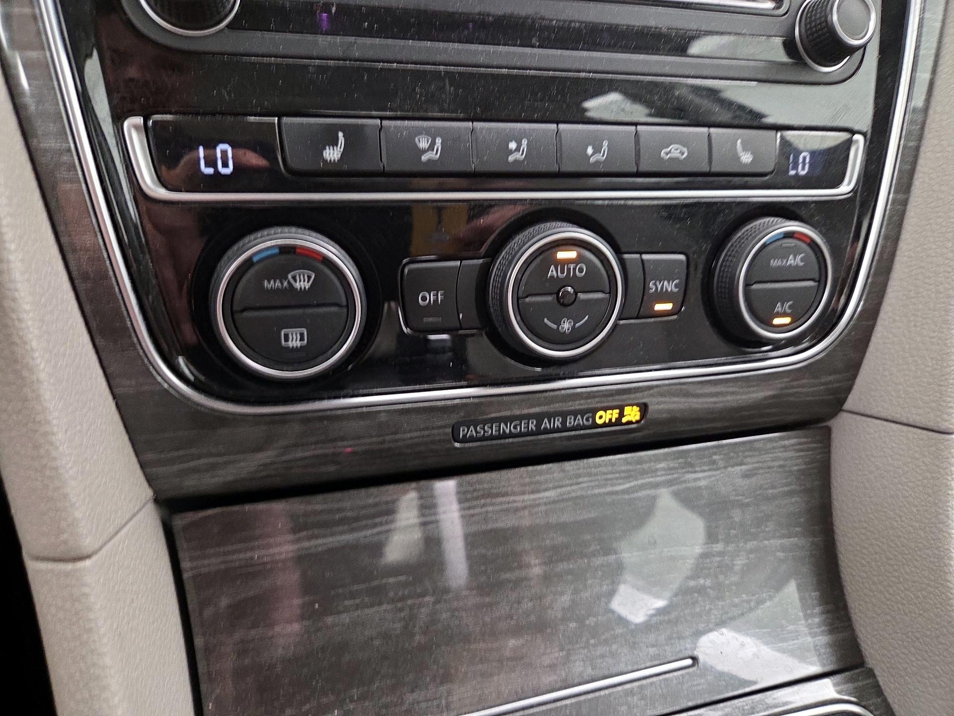 Thumbnail: 2017 Volkswagen Passat - 16