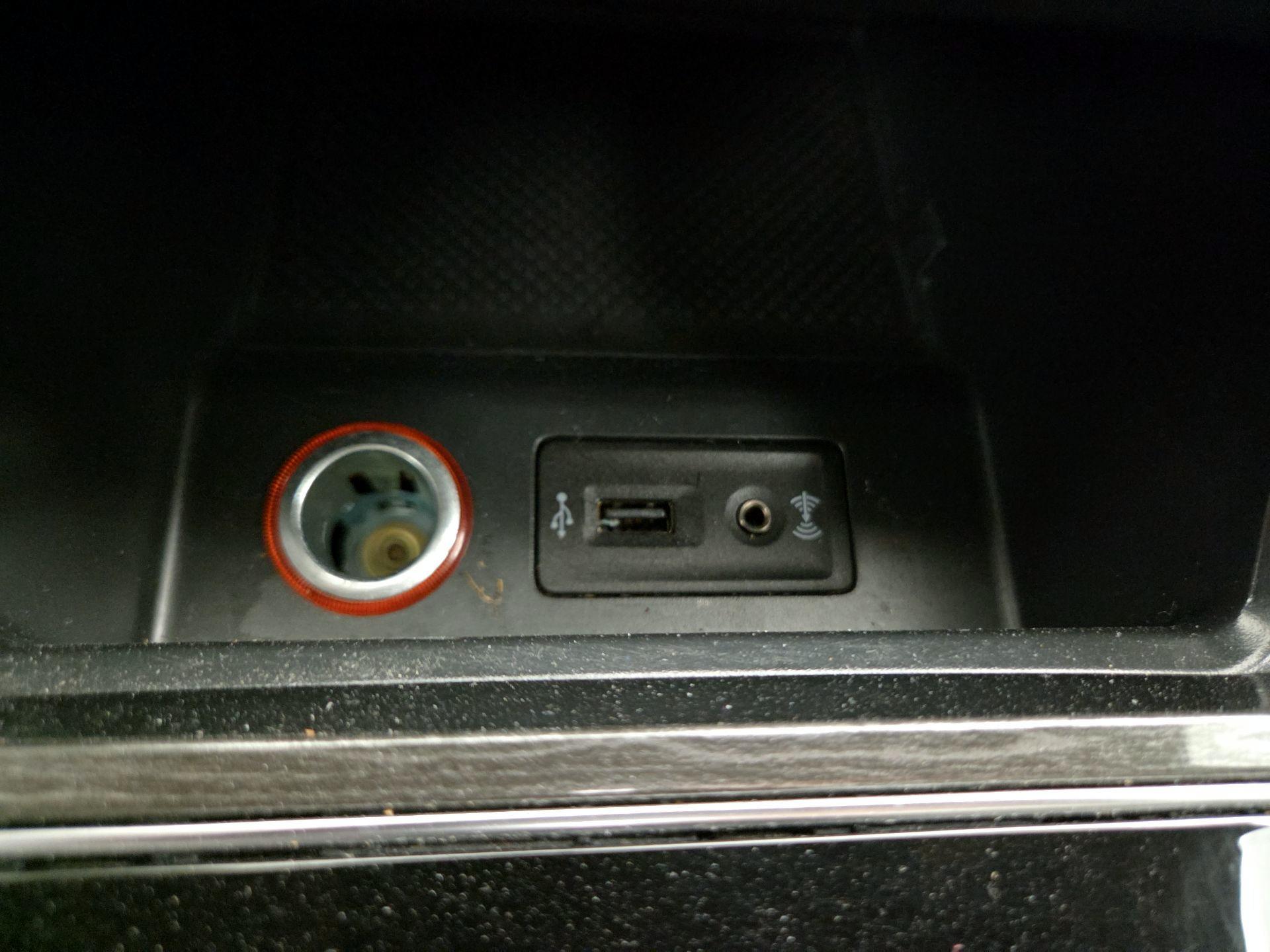 Thumbnail: 2017 Volkswagen Passat - 18