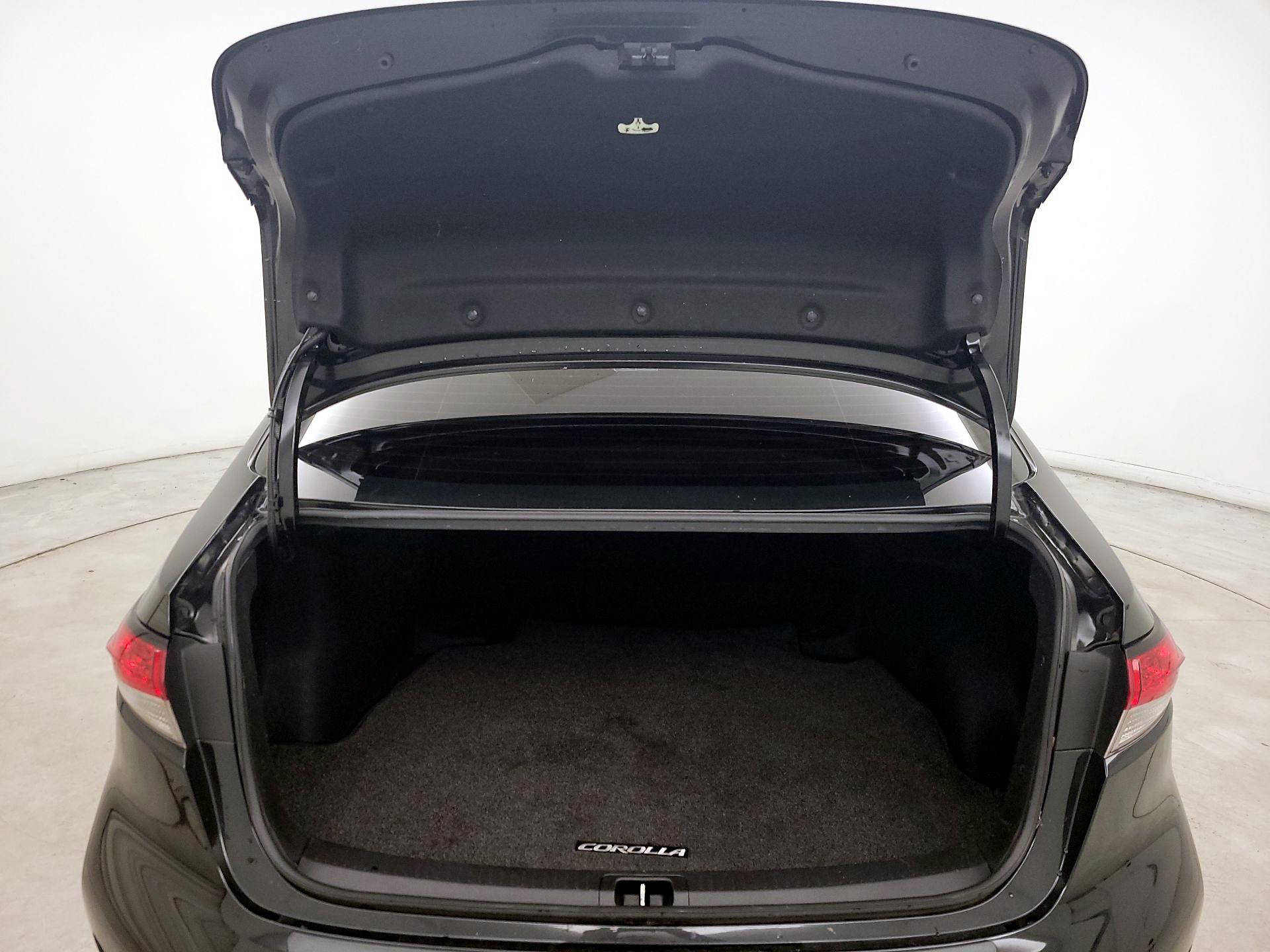 Thumbnail: 2022 Toyota Corolla - 18