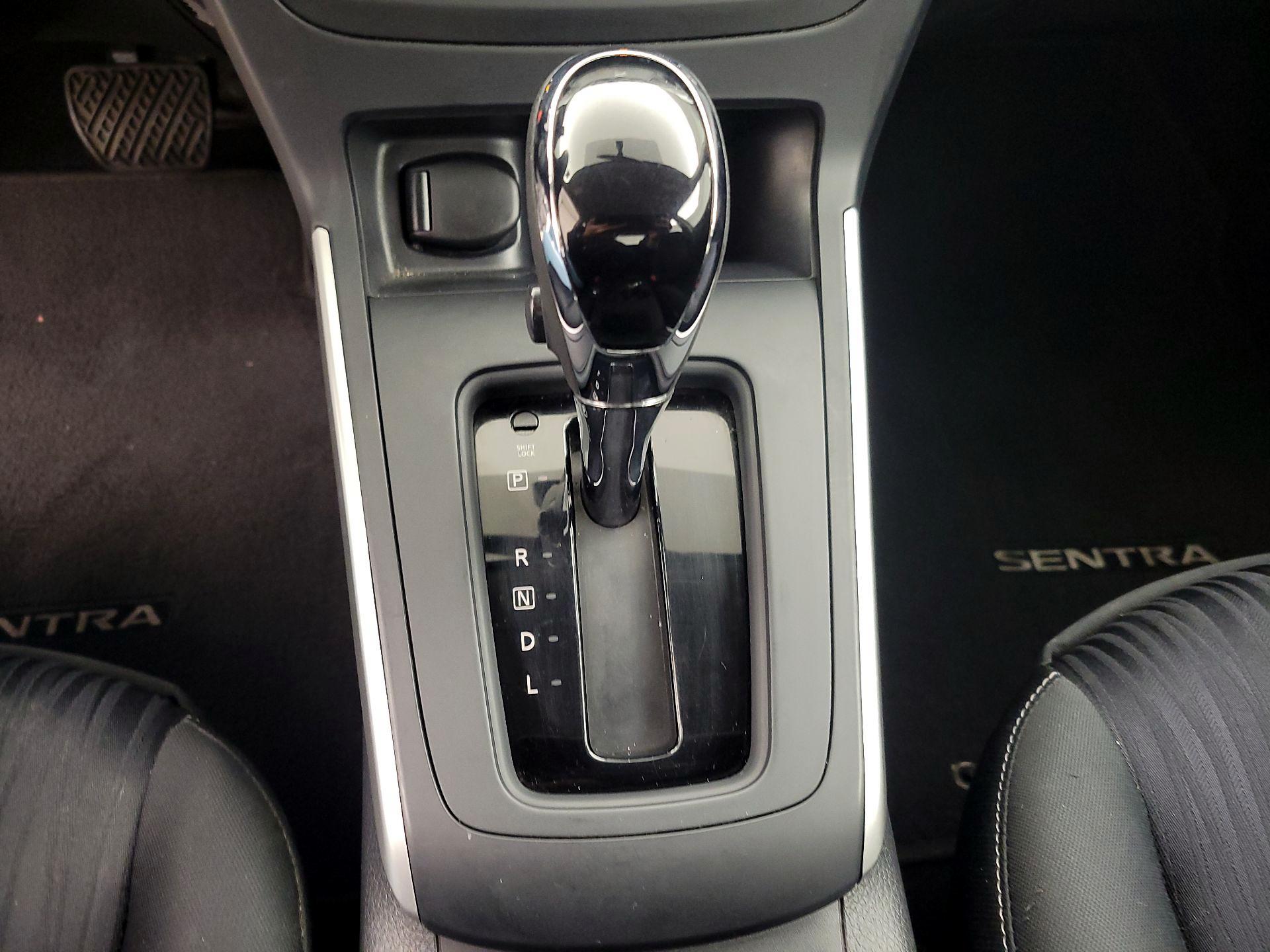 Thumbnail: 2017 Nissan Sentra - 17