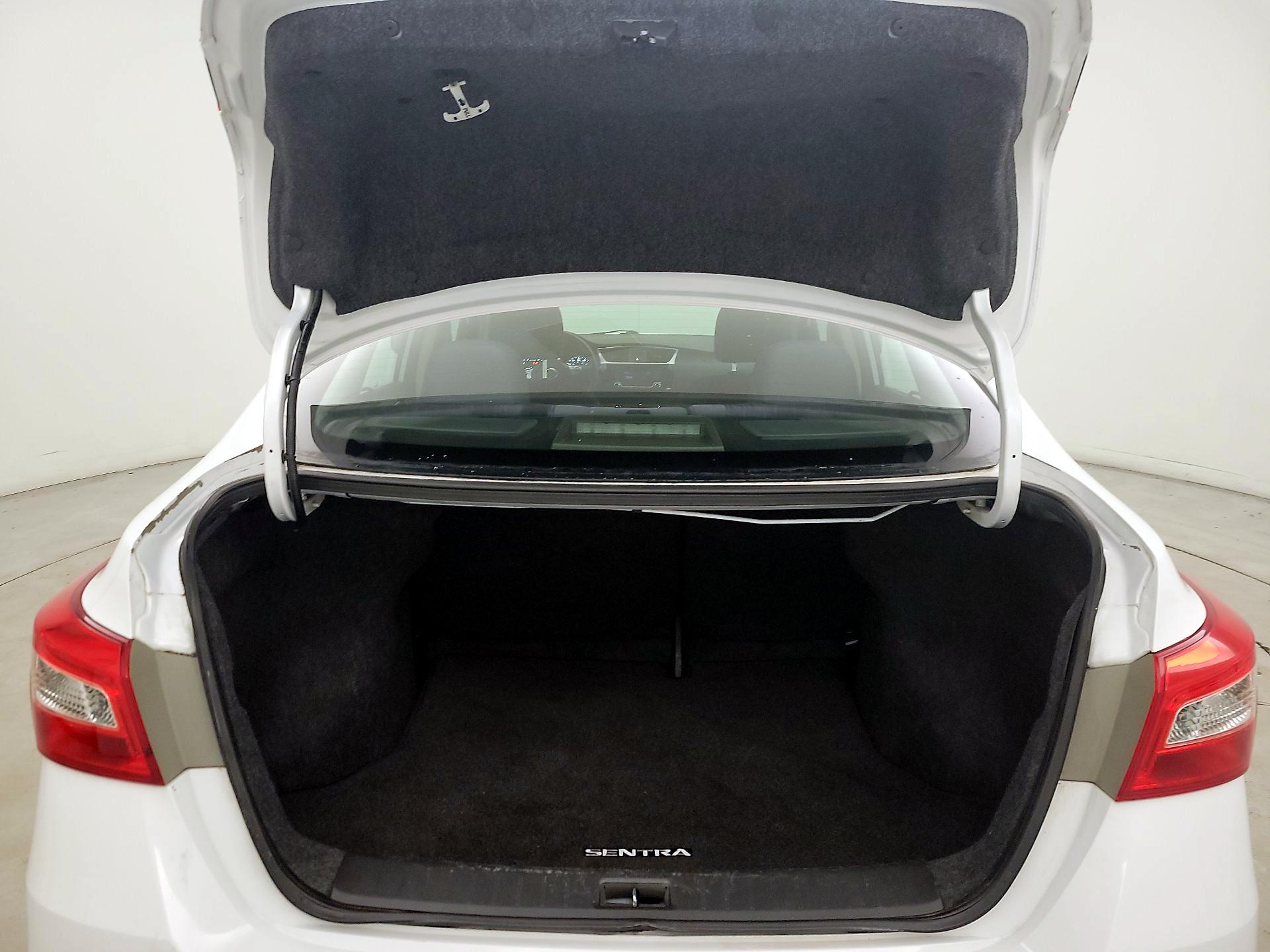 Thumbnail: 2017 Nissan Sentra - 19