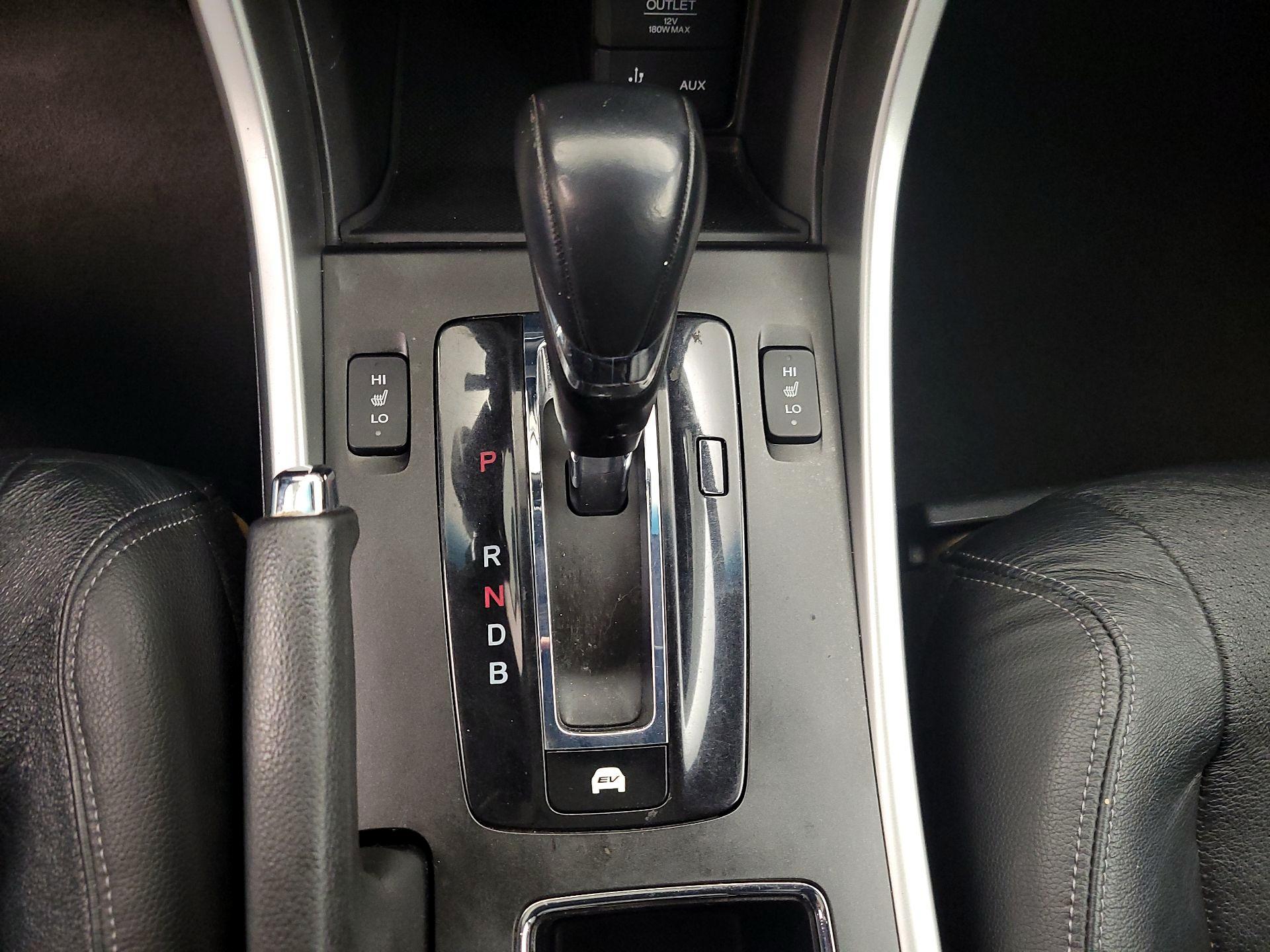 Thumbnail: 2015 Honda Accord - 16