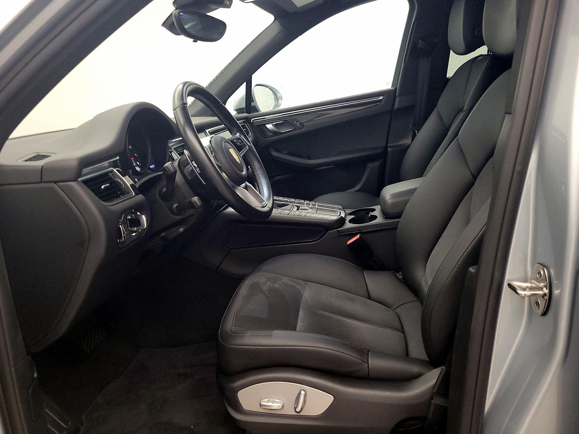 Thumbnail: 2017 Porsche Macan - 11