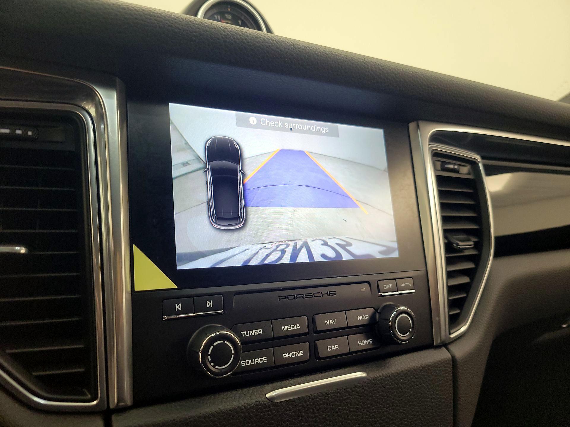 Thumbnail: 2017 Porsche Macan - 14