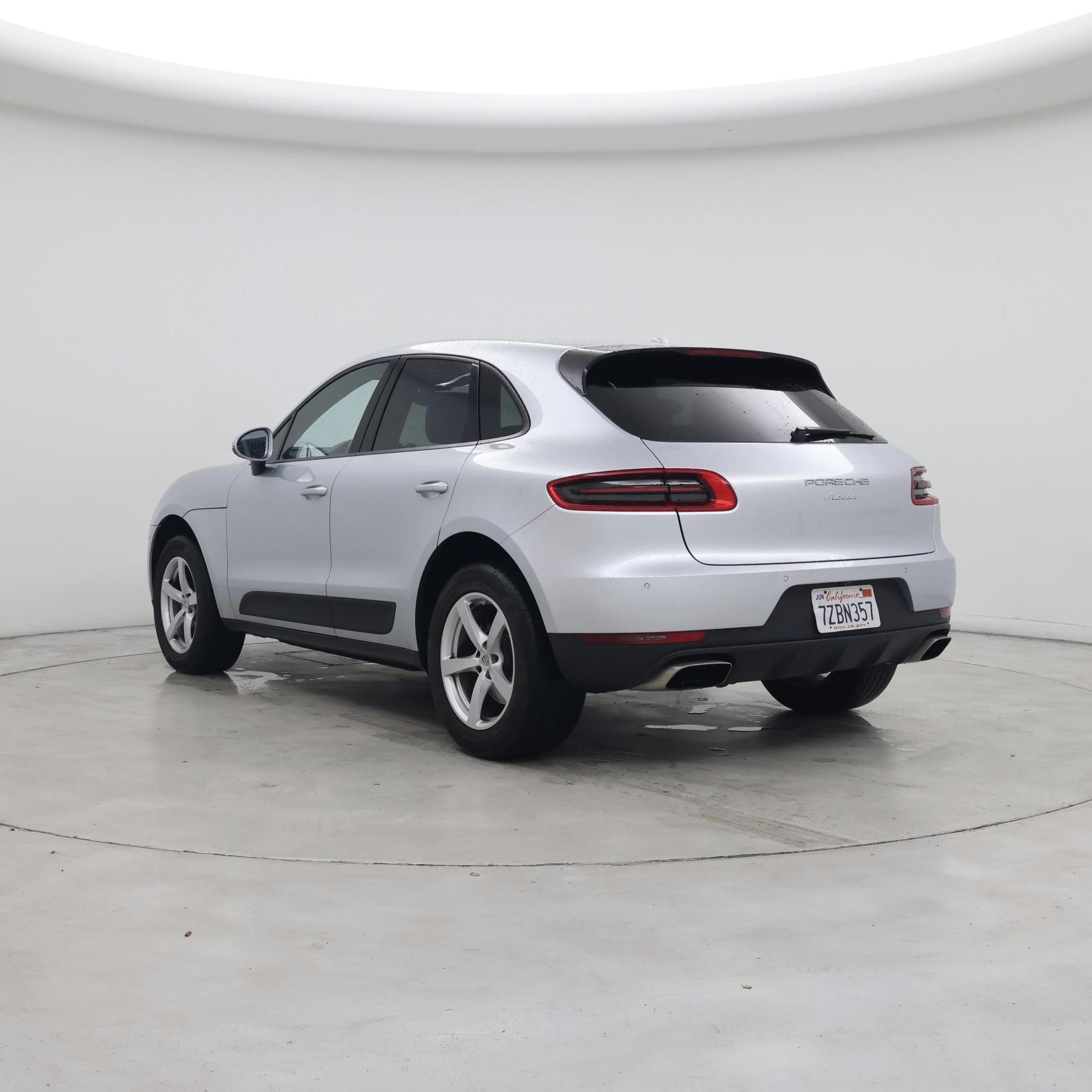 Thumbnail: 2017 Porsche Macan - 2