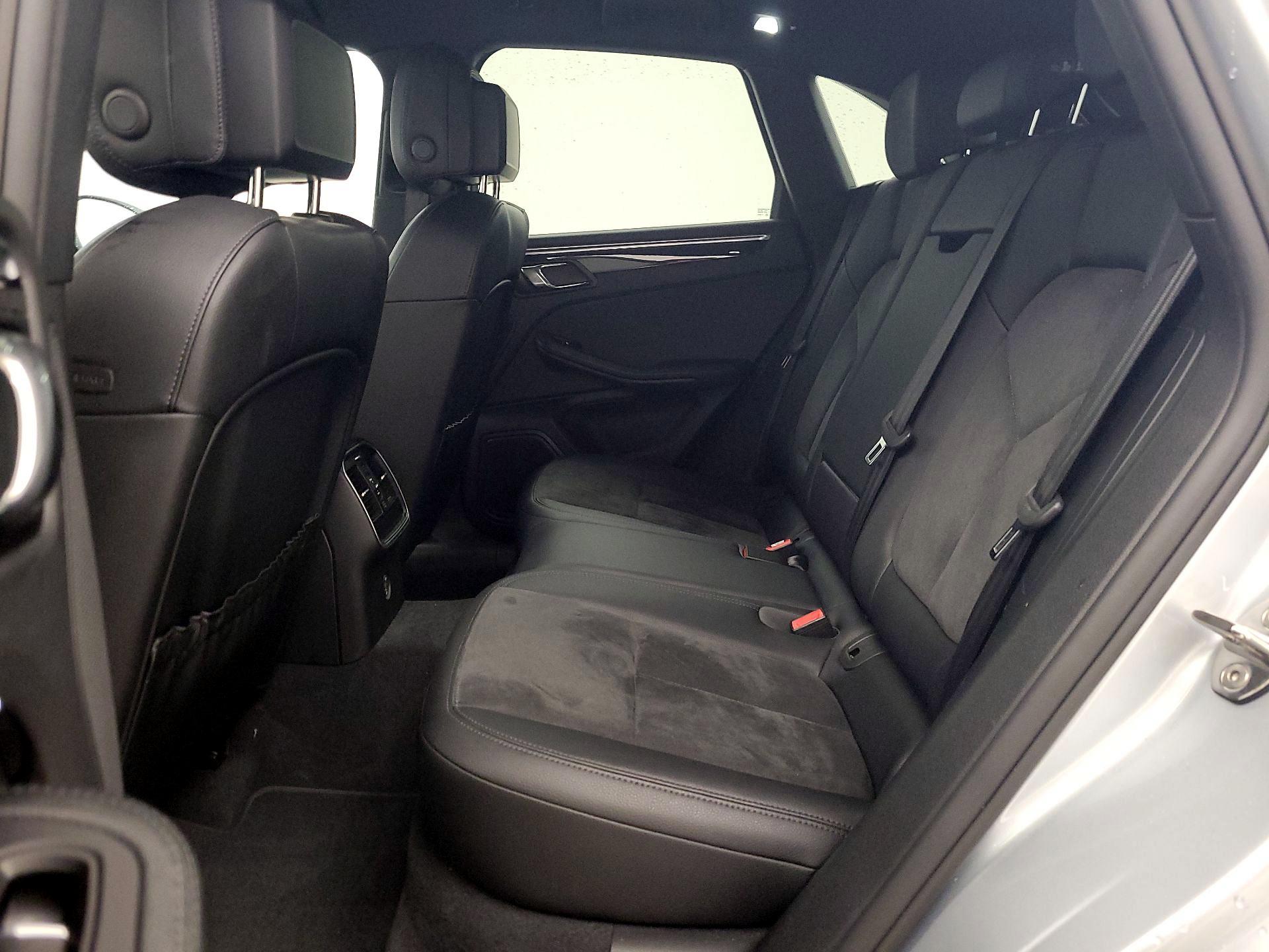 Thumbnail: 2017 Porsche Macan - 19