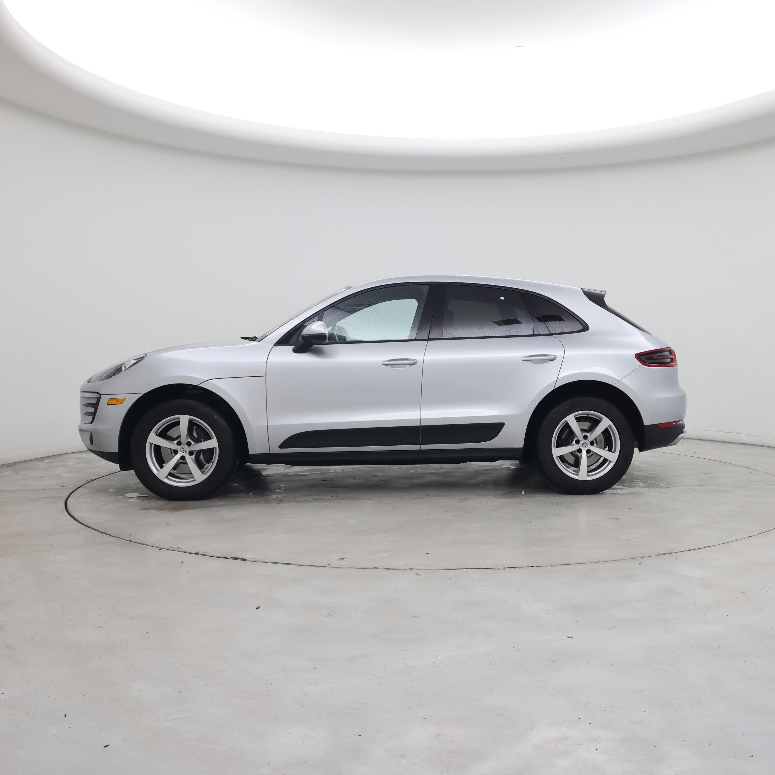 Thumbnail: 2017 Porsche Macan - 3