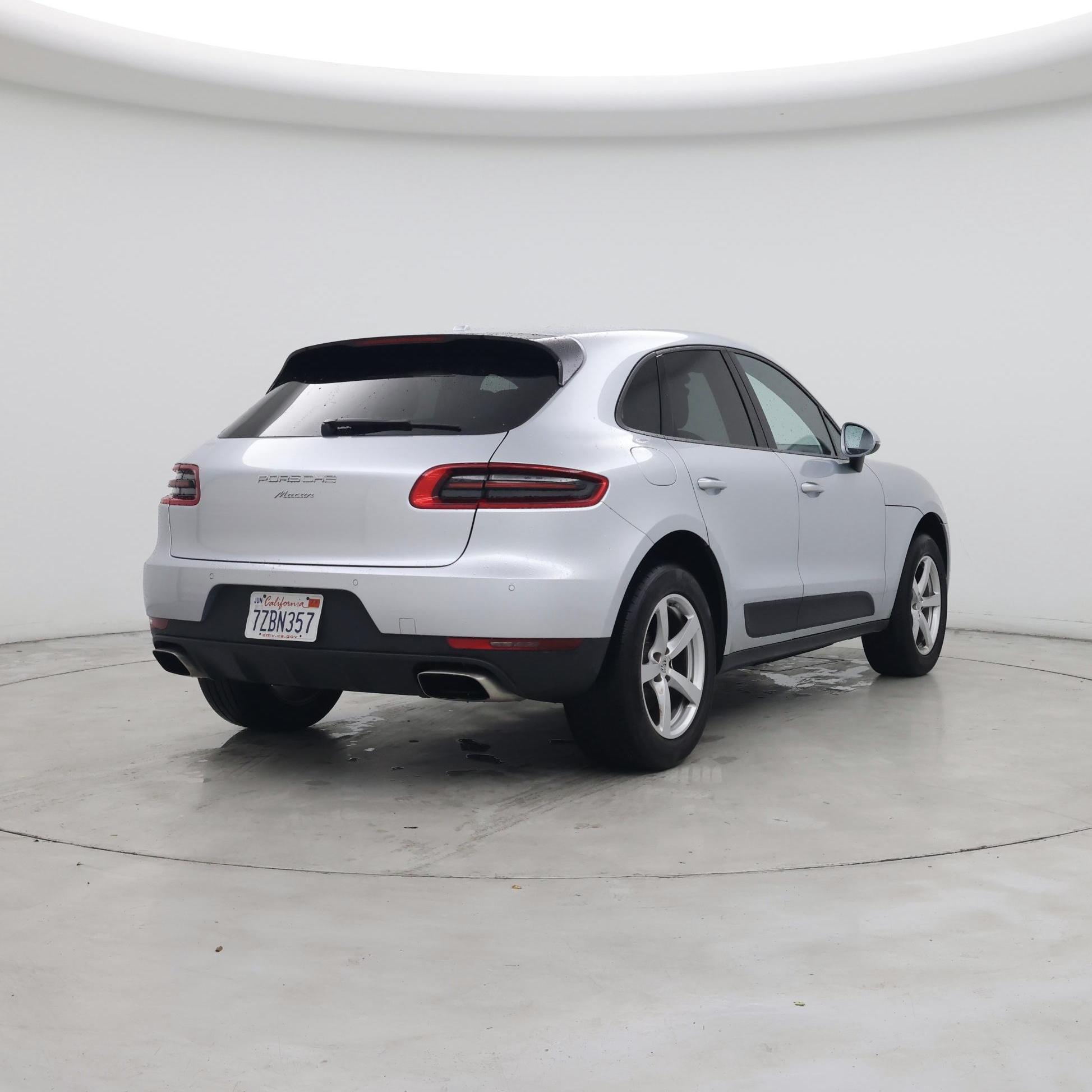 Thumbnail: 2017 Porsche Macan - 8
