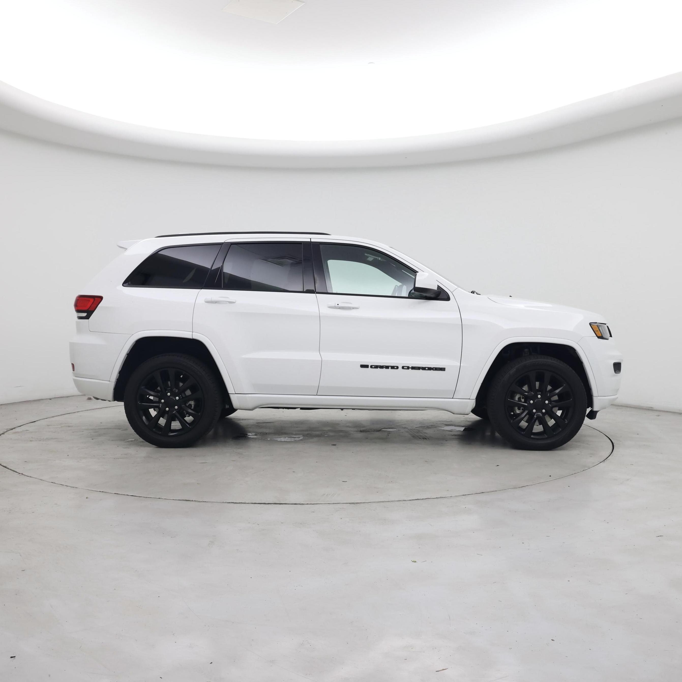 Thumbnail: 2022 Jeep Grand Cherokee - 7
