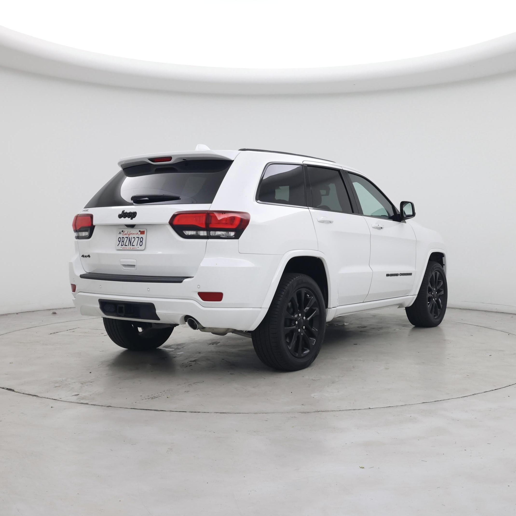 Thumbnail: 2022 Jeep Grand Cherokee - 8