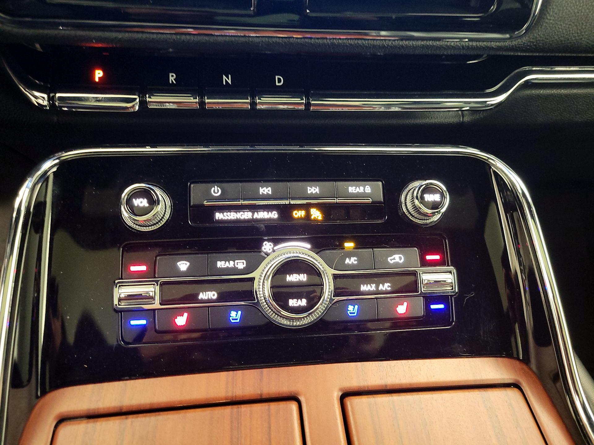 Thumbnail: 2020 Lincoln Navigator - 17