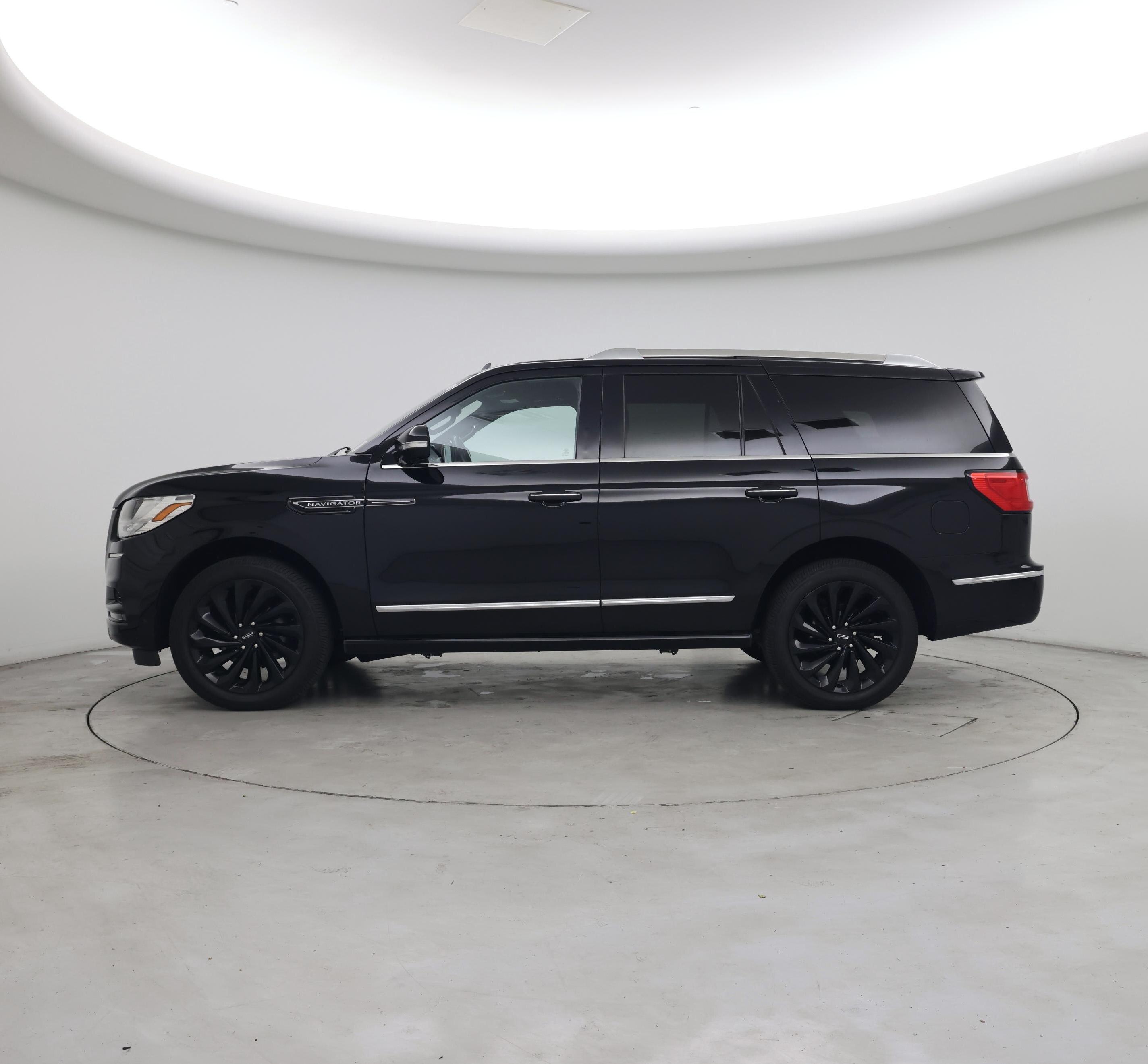 Thumbnail: 2020 Lincoln Navigator - 3