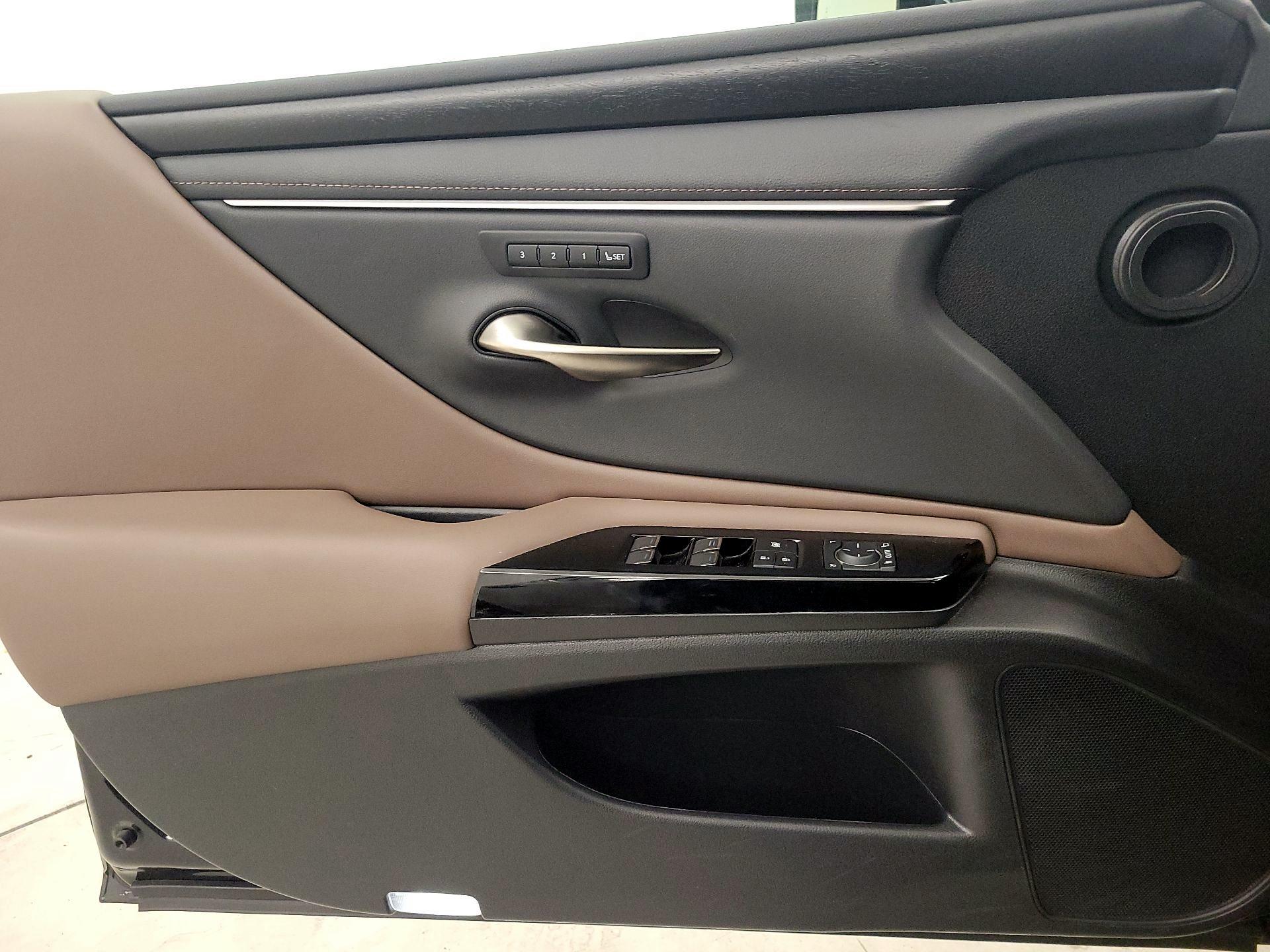 Thumbnail: 2023 Lexus ES - 12