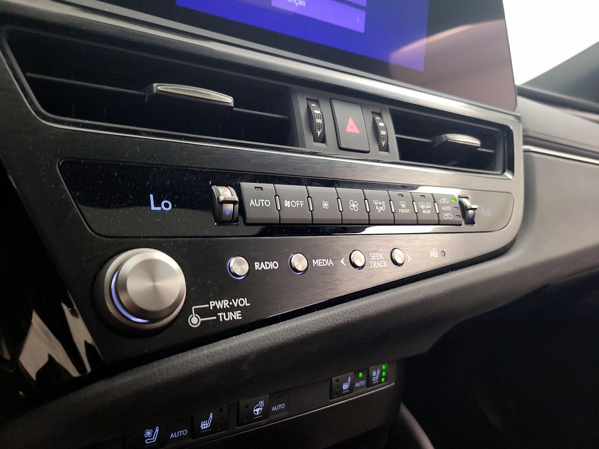 Thumbnail: 2023 Lexus ES - 16