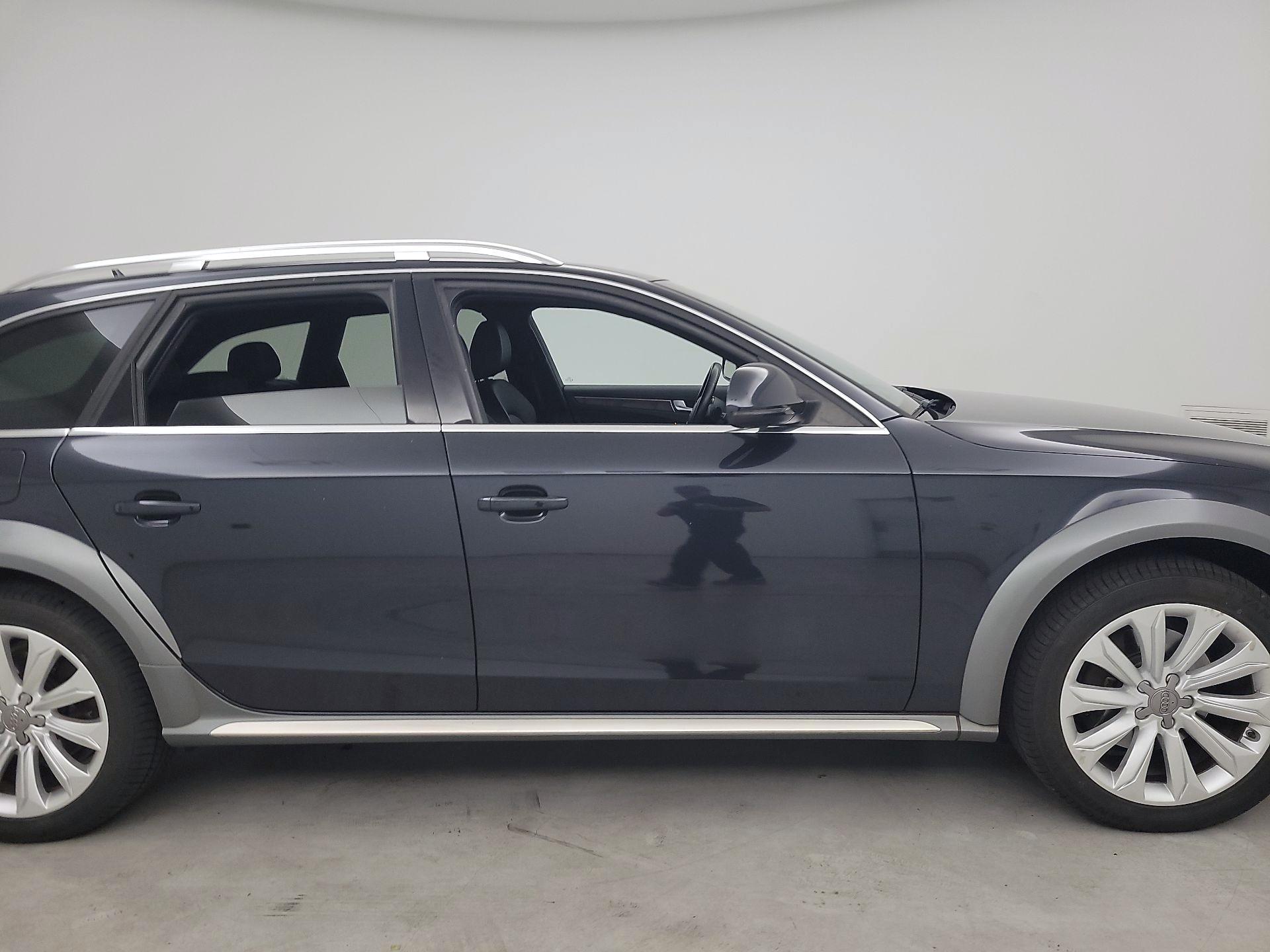 Thumbnail: 2016 Audi Allroad - 4
