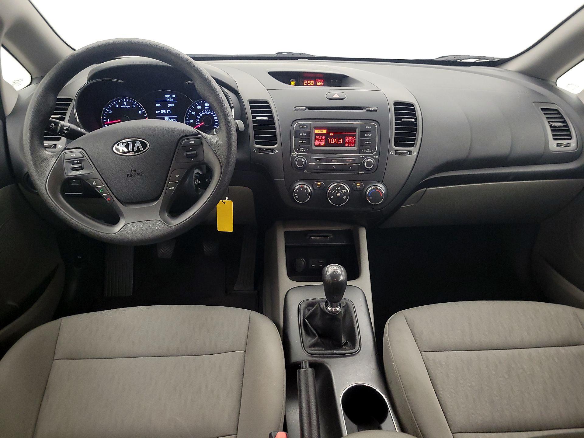 Thumbnail: 2016 Kia Forte - 9