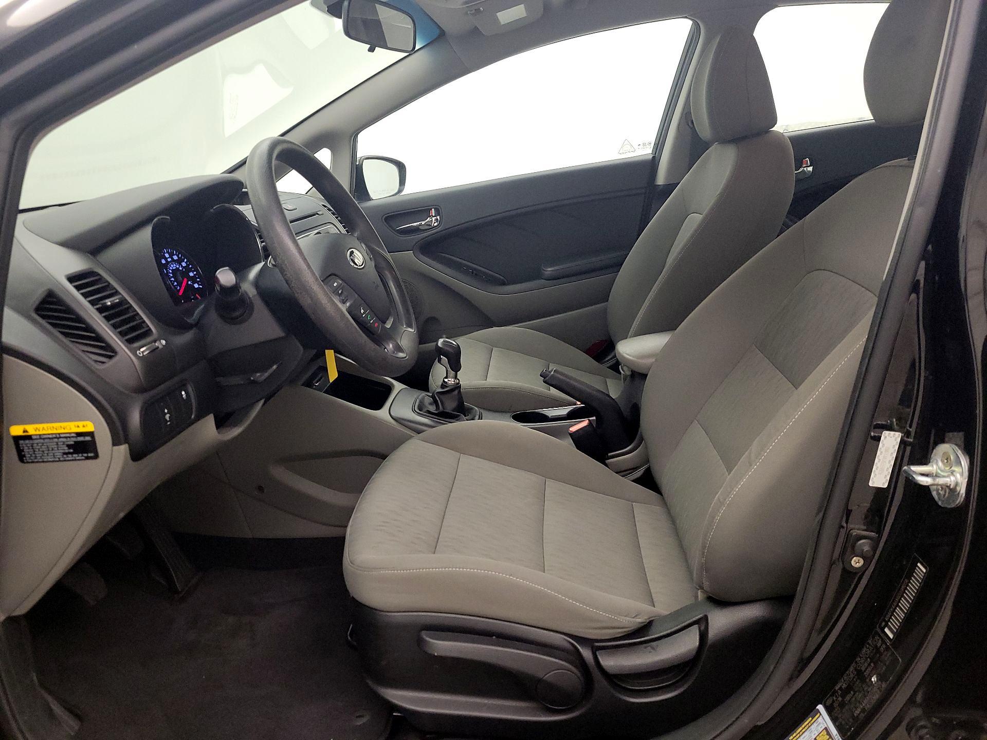 Thumbnail: 2016 Kia Forte - 11