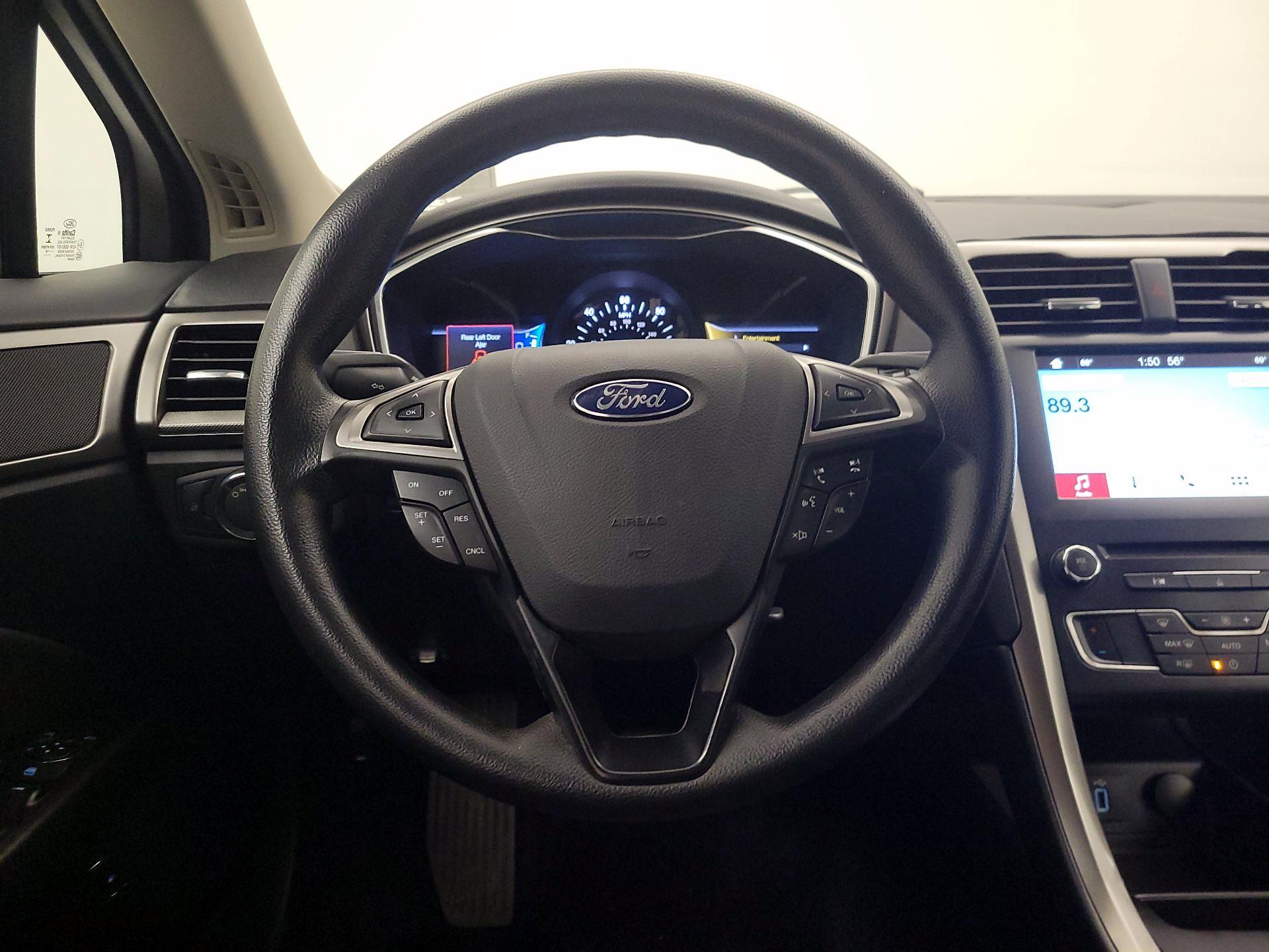 Thumbnail: 2017 Ford Fusion - 10