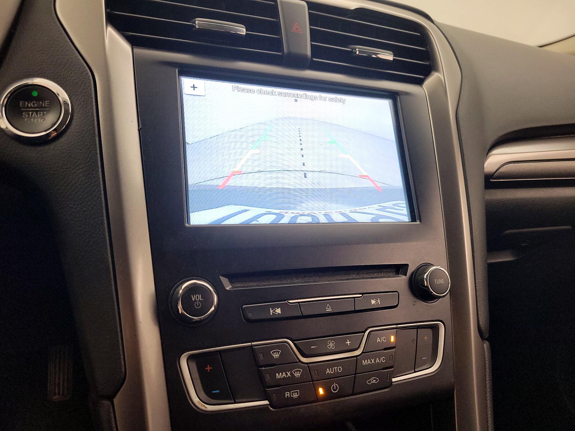 Thumbnail: 2017 Ford Fusion - 14