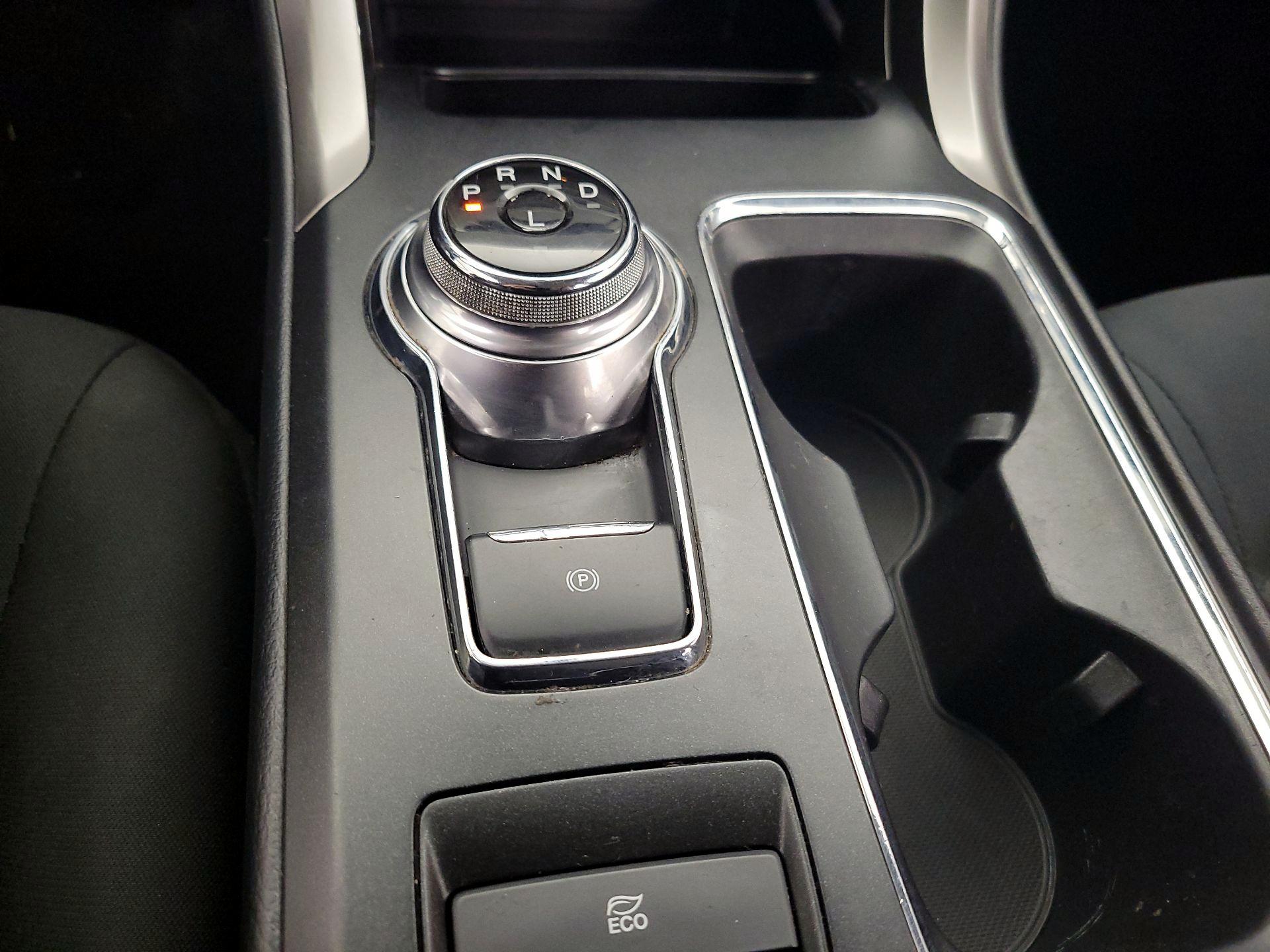 Thumbnail: 2017 Ford Fusion - 17